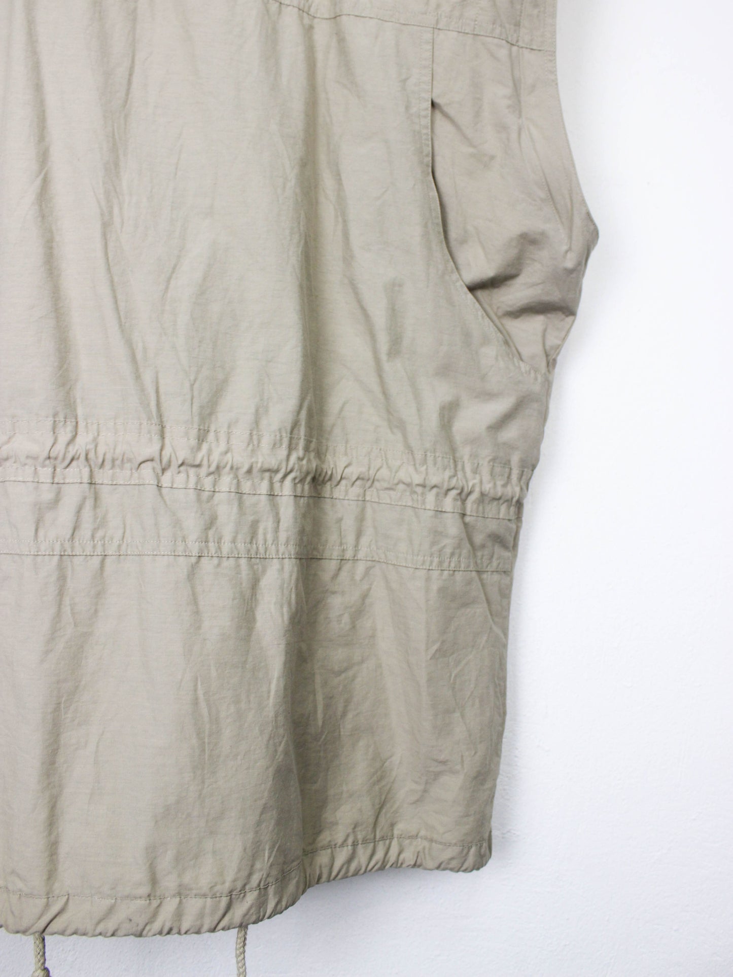 Бежева жилетка TCM