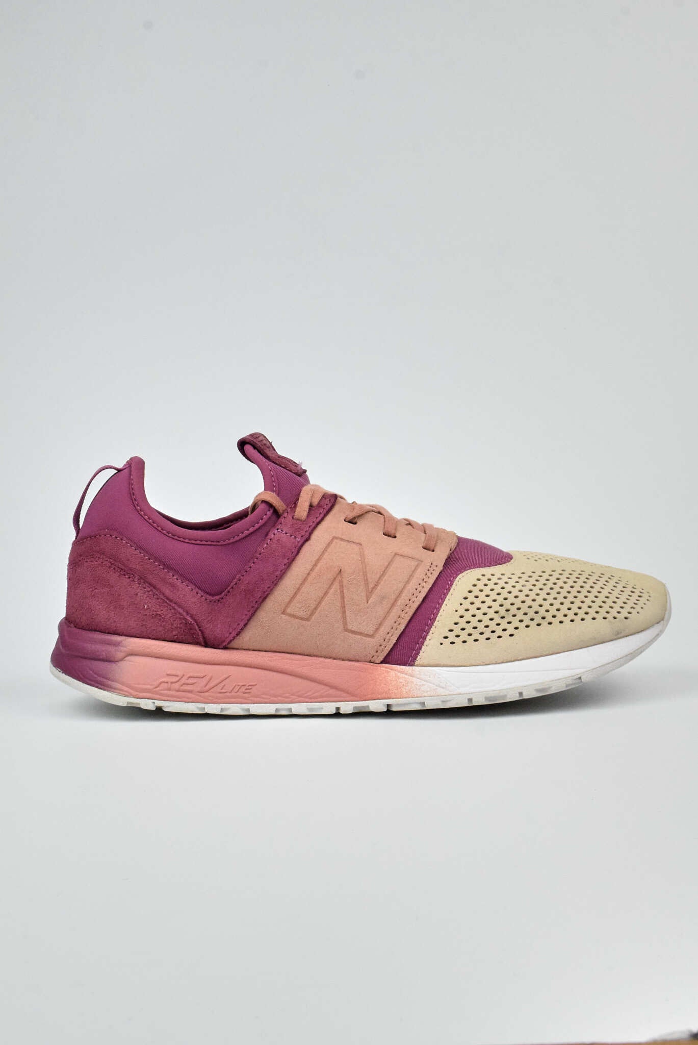 New Balance 247 Wolf Pink