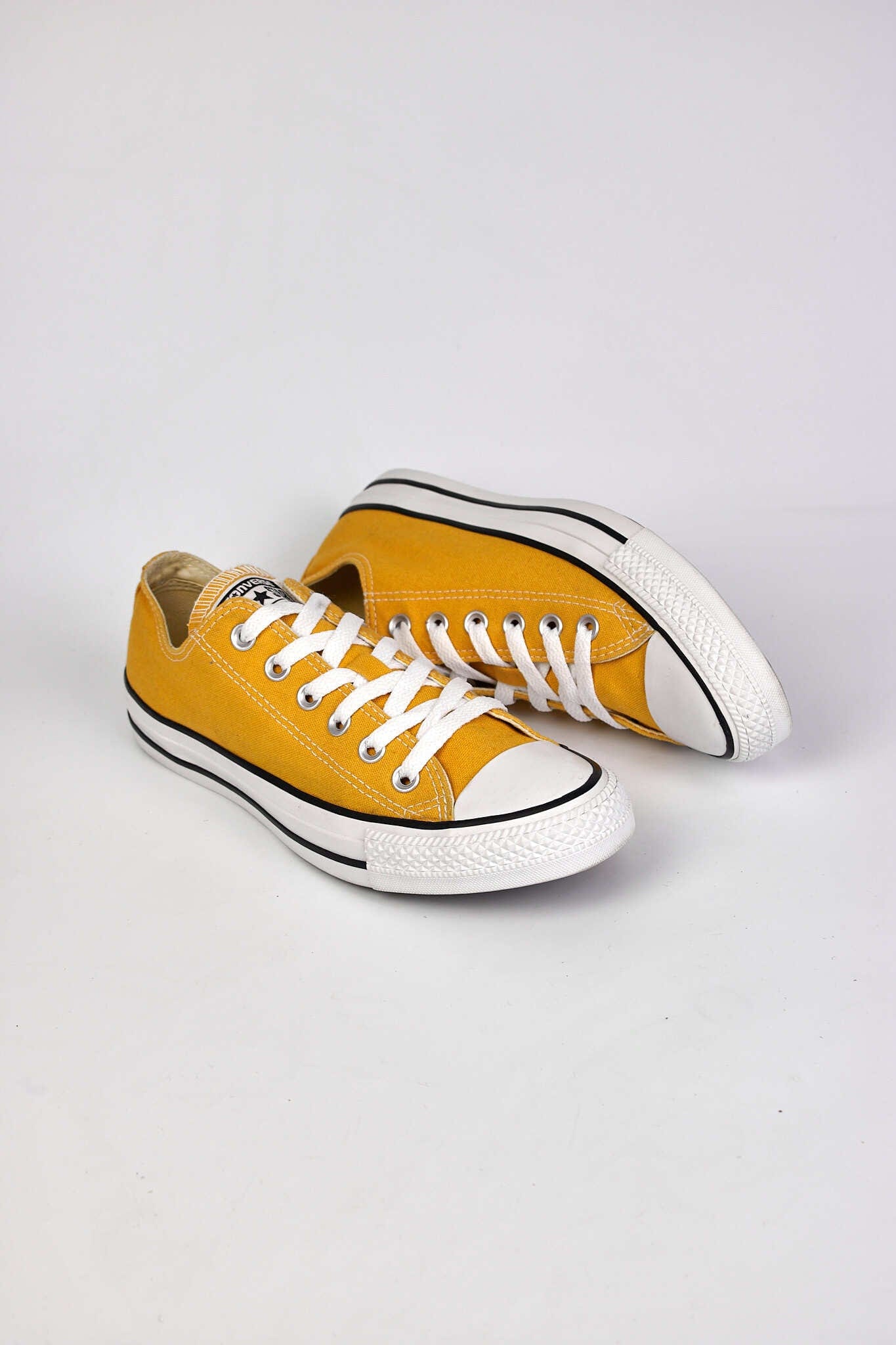 Converse Chuck Taylor Low Yellow