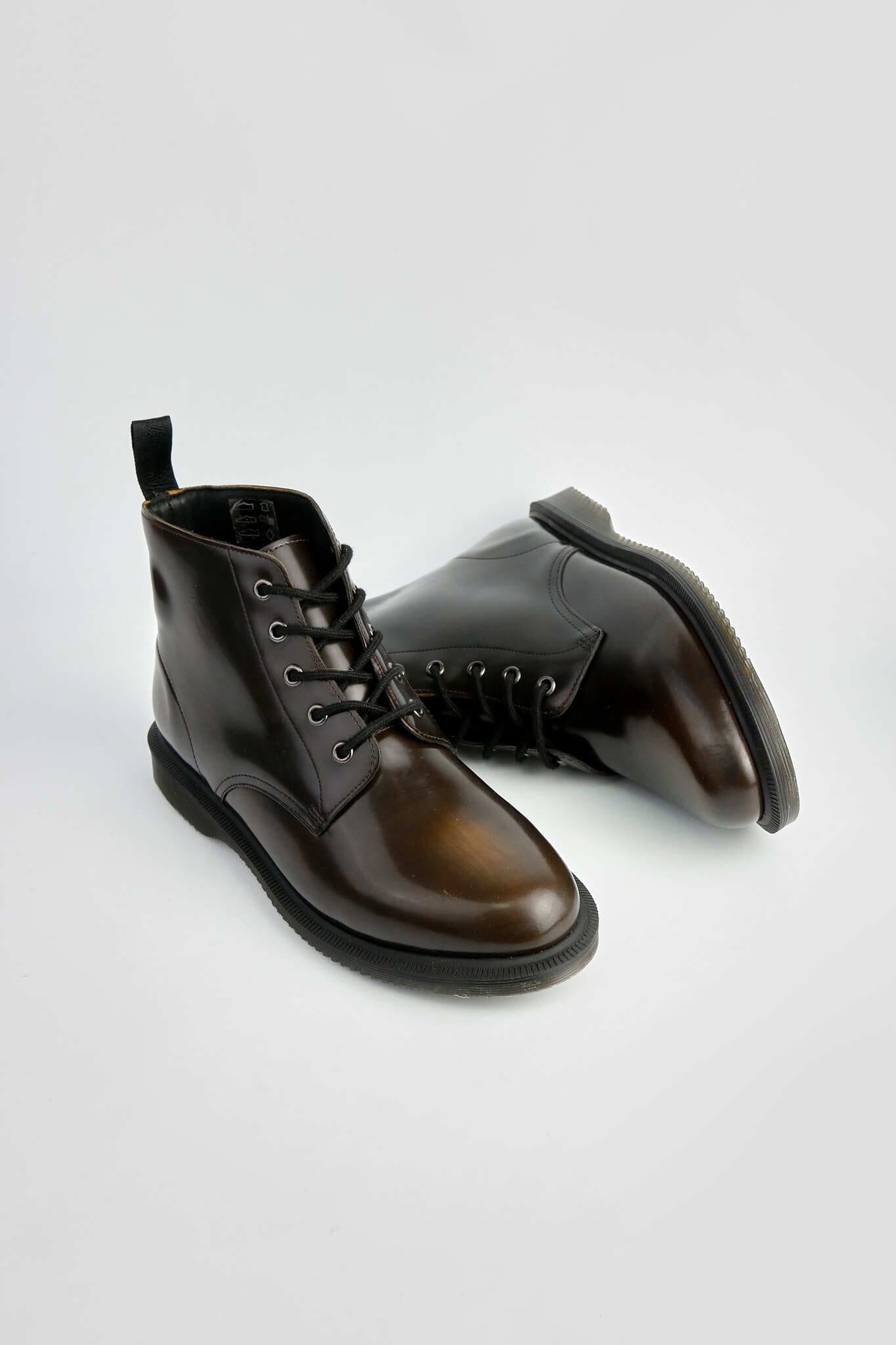 Dr. Martens Emmeline Polished Smooth Brown