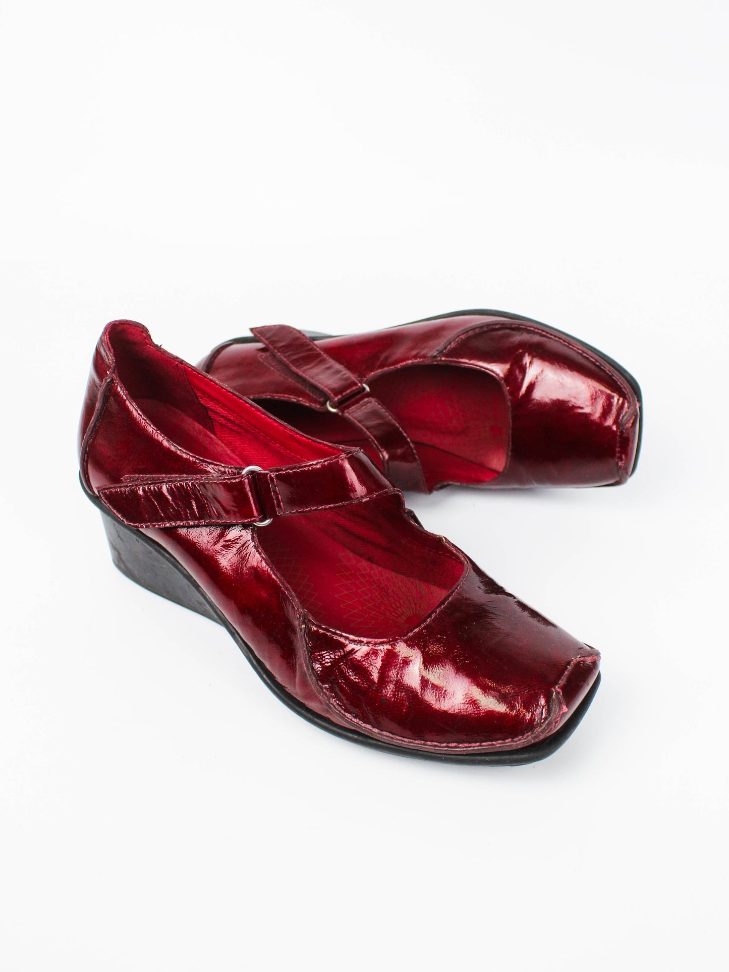 Vintage Clarks Burgundy Patent Mary Jane Wedges