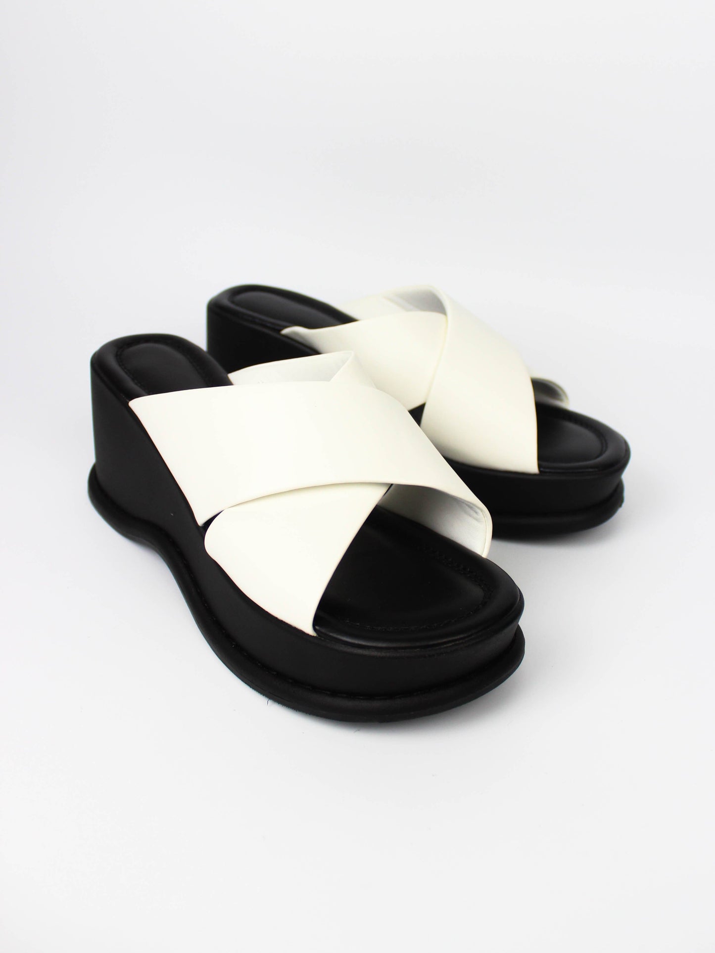 Uniqlo Black-White Sandals