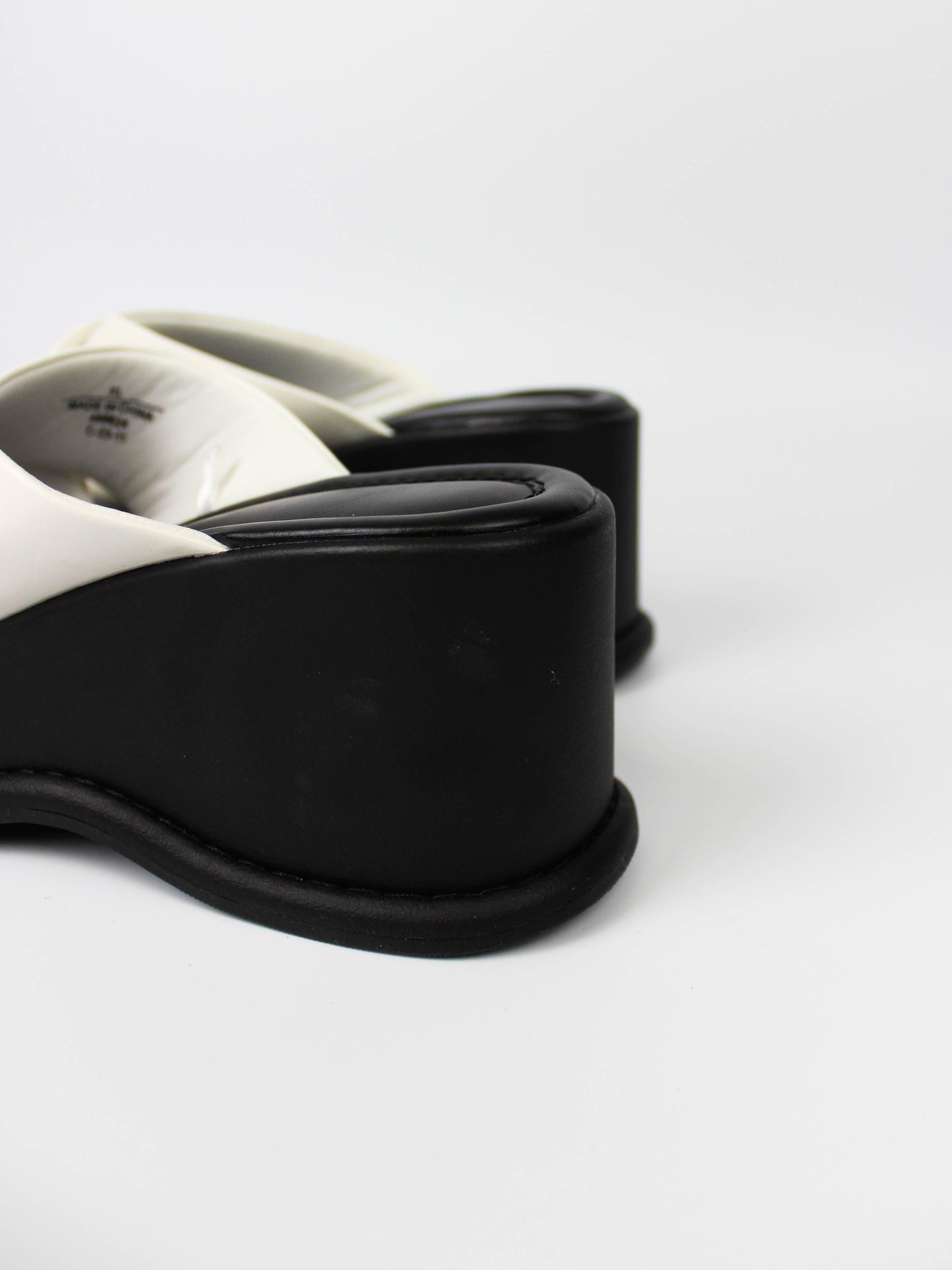 Uniqlo Black-White Sandals