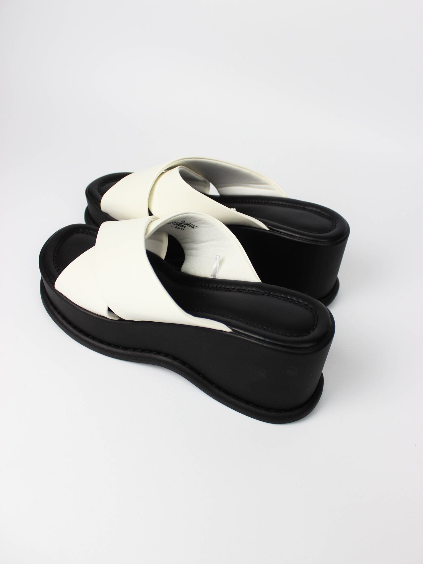 Uniqlo Black-White Sandals