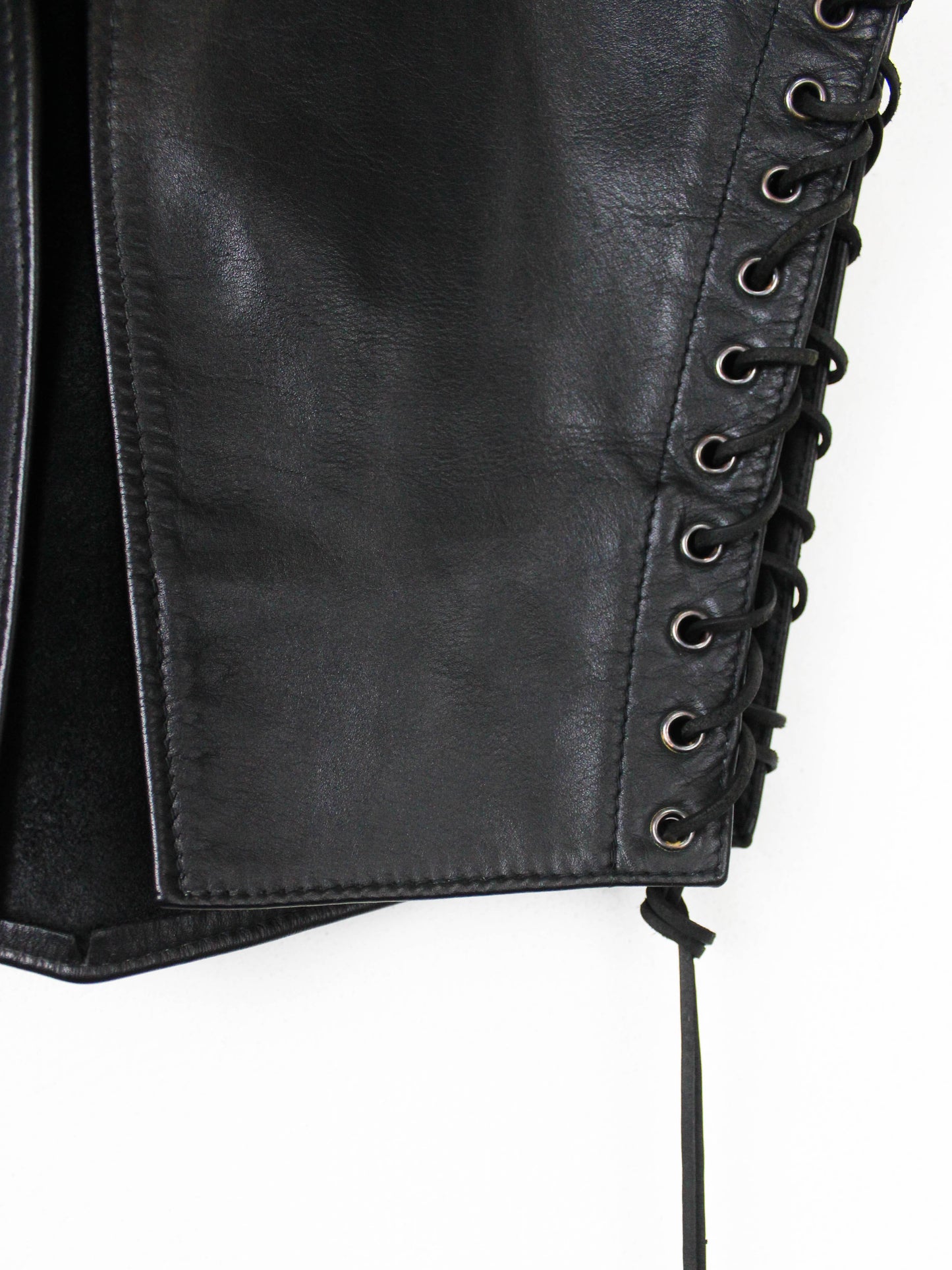 Жилет шкіряний із зав'язками