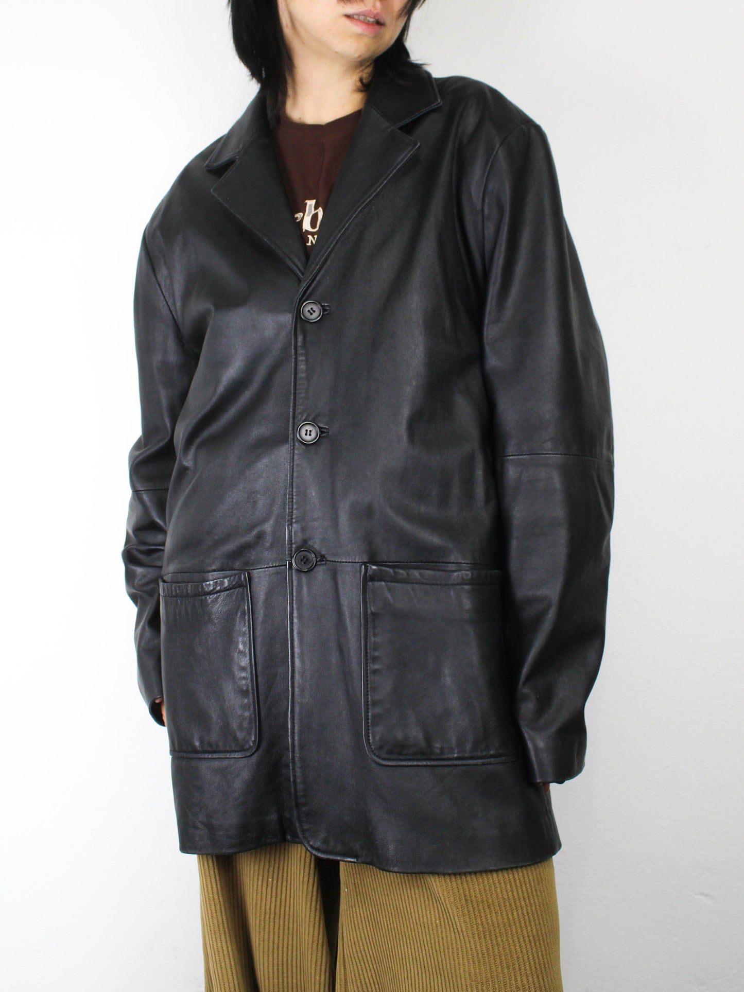 Вінтажна чорна шкірянка прямого крою