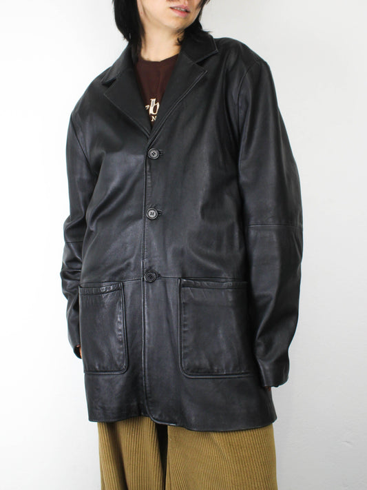 Вінтажна чорна шкірянка прямого крою