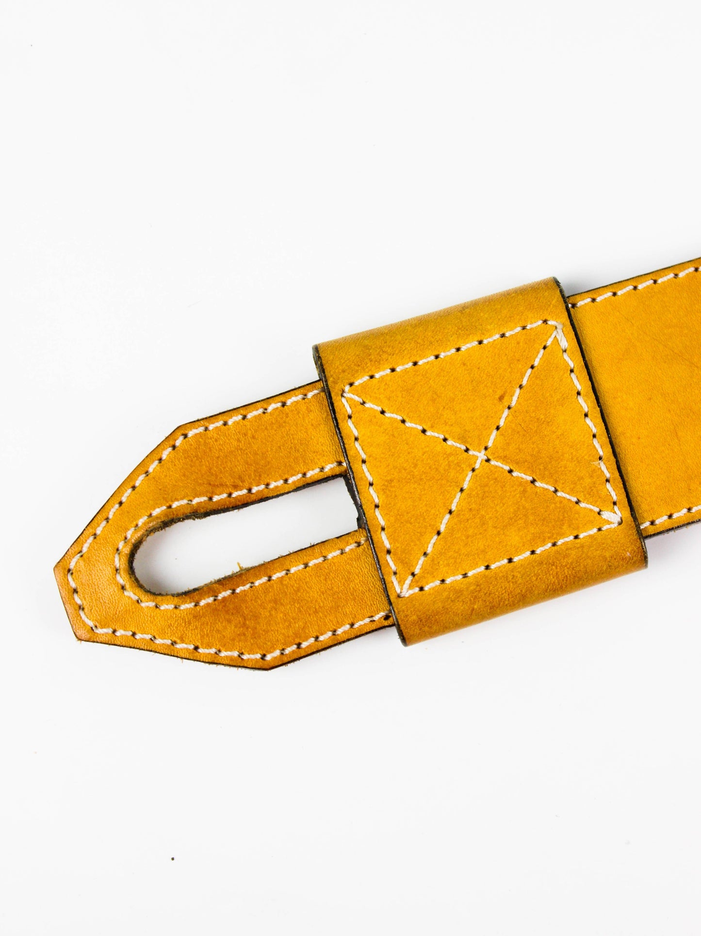 Жовтий шкіряний ремінець
