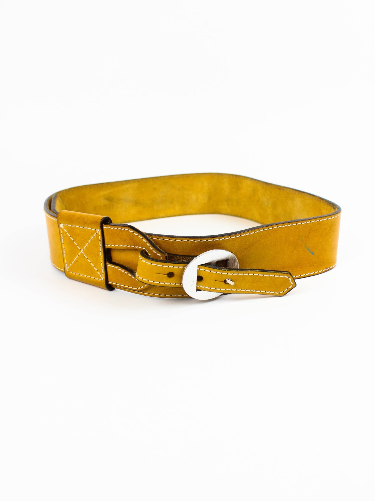 Жовтий шкіряний ремінець