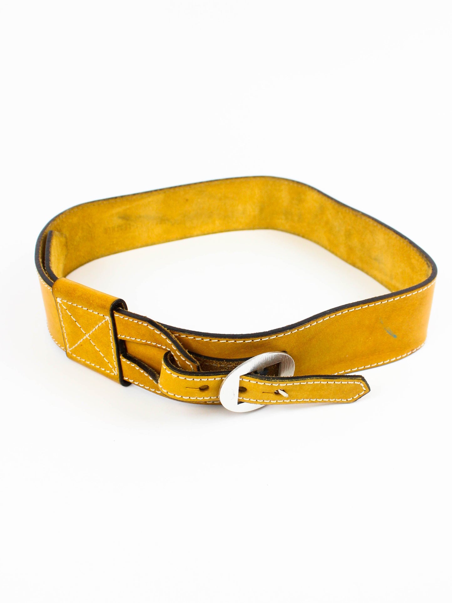 Жовтий шкіряний ремінець