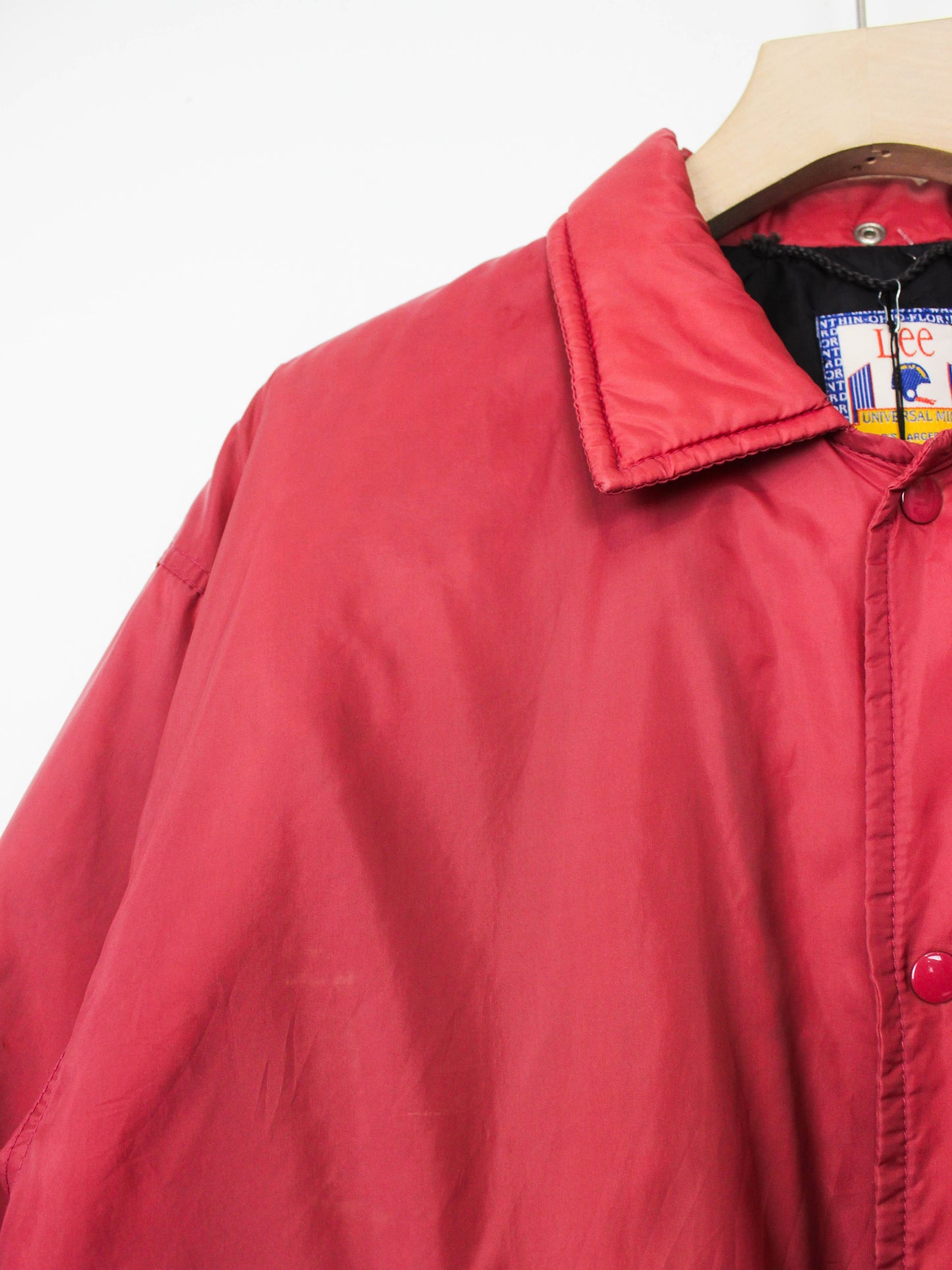 Червона куртка Lee