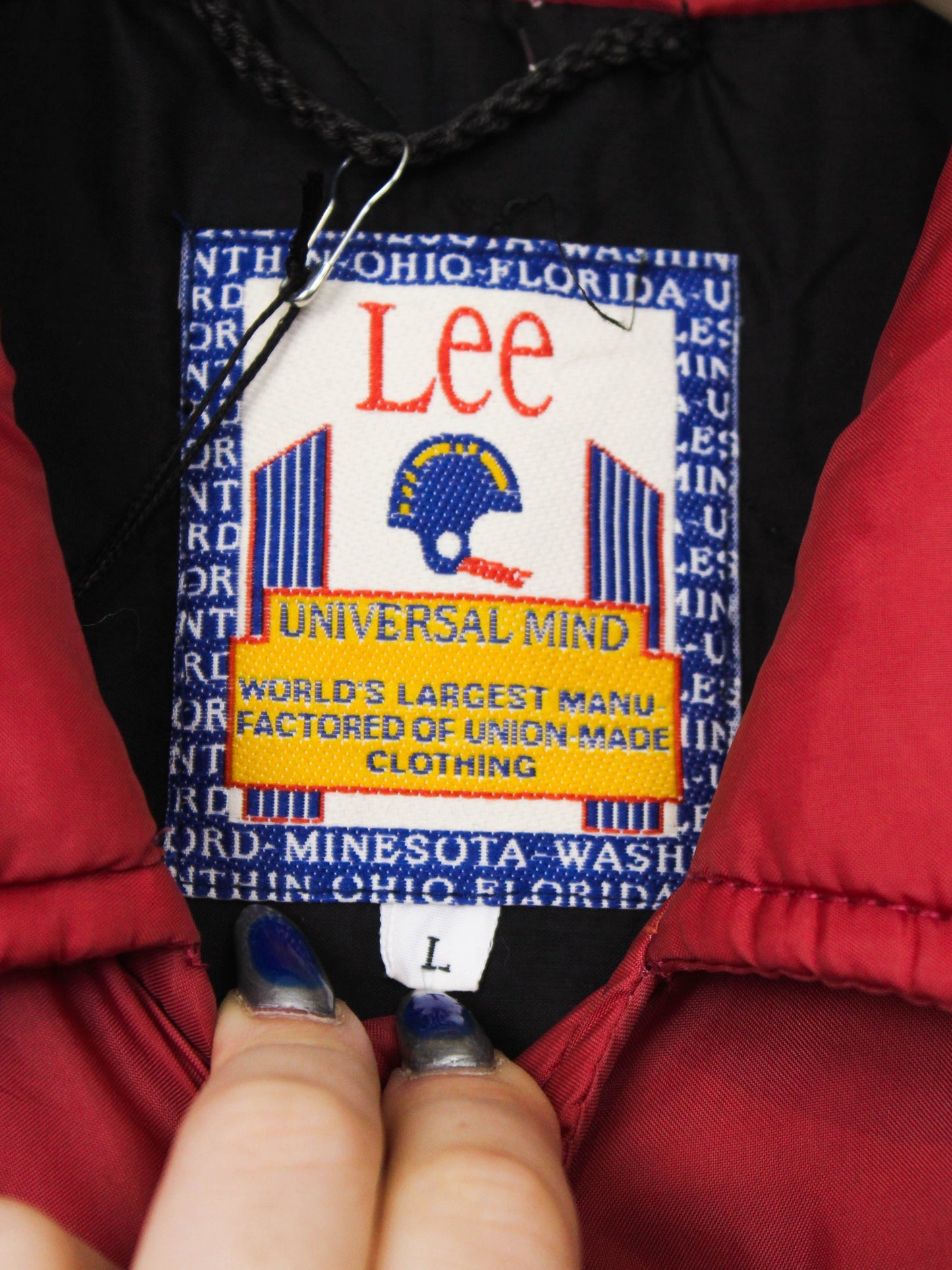 Червона куртка Lee