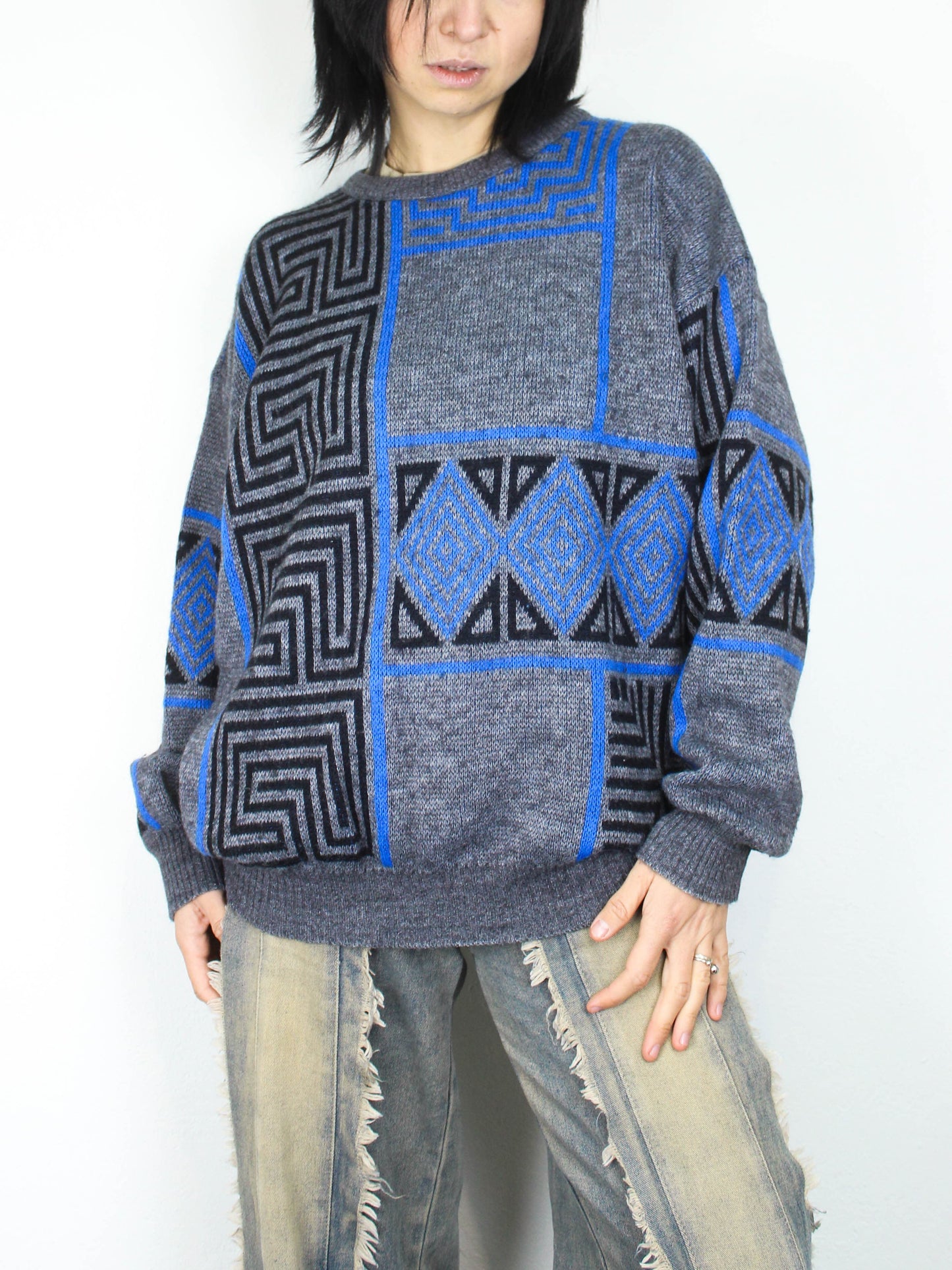 Сіро-блакитний светр "Лабіринт"