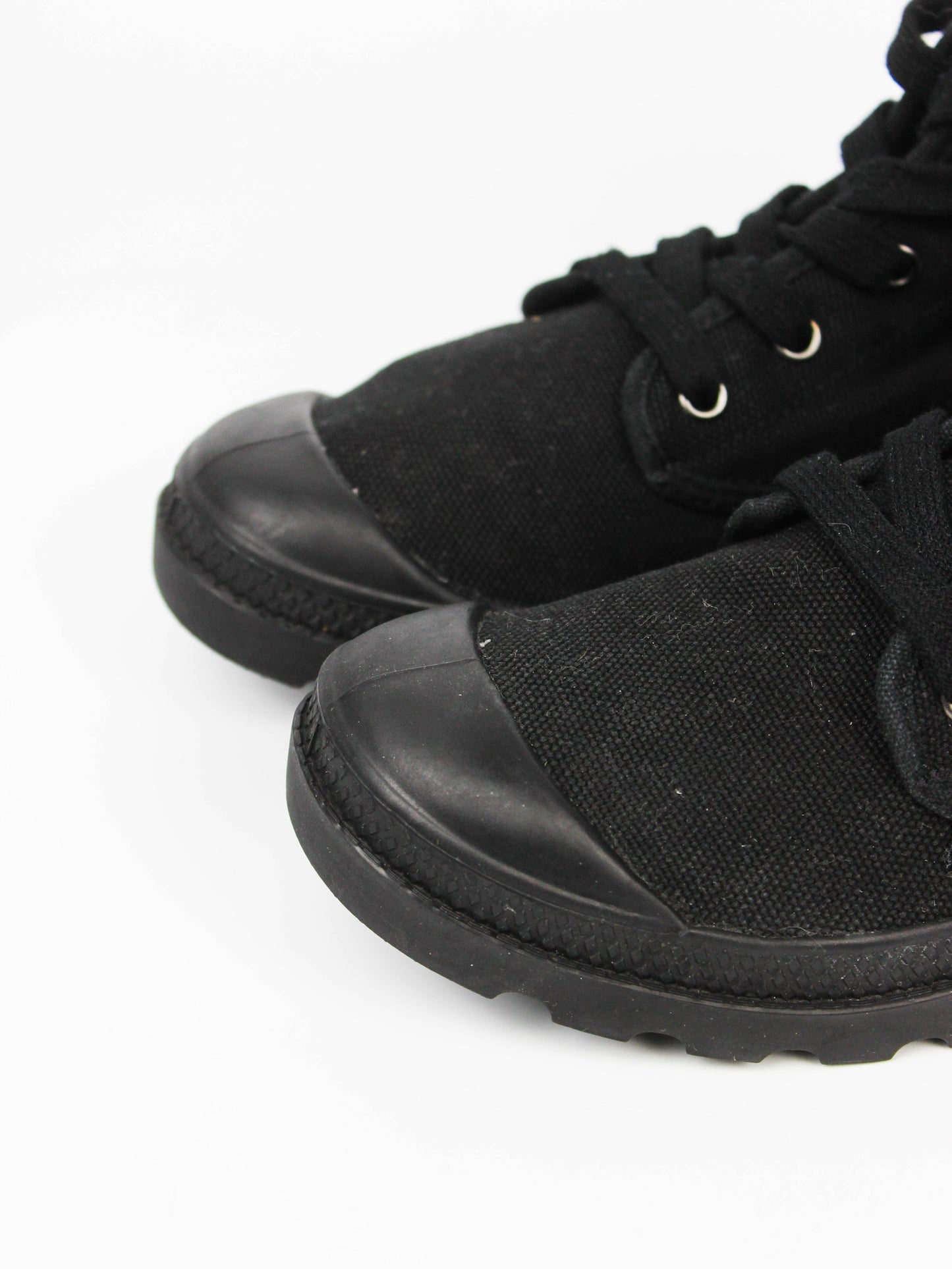 Palladium Pampa Hi Black