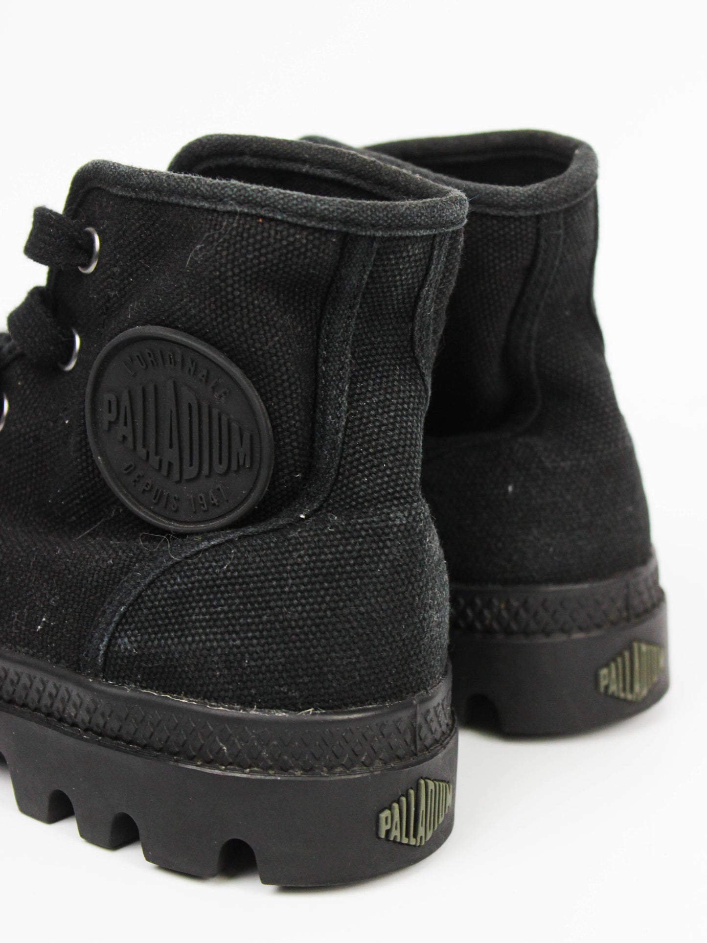 Palladium Pampa Hi Black