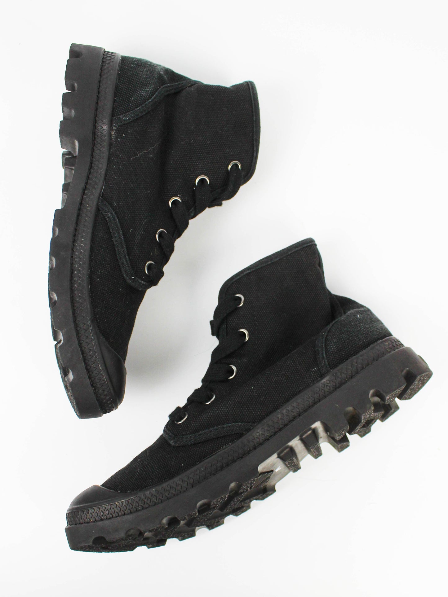 Palladium Pampa Hi Black