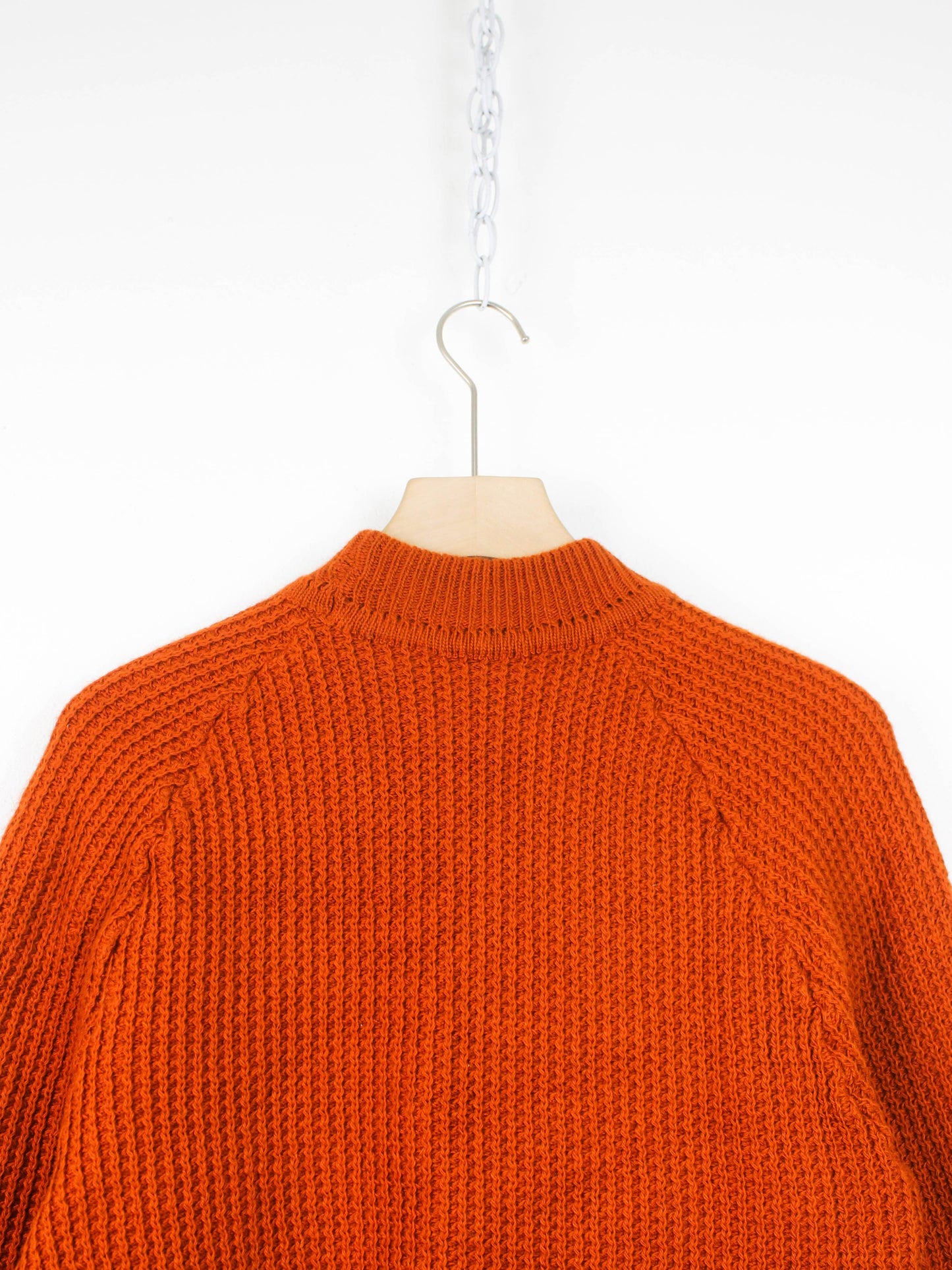 Вʼязаний вінтажний светр кольору моркви
