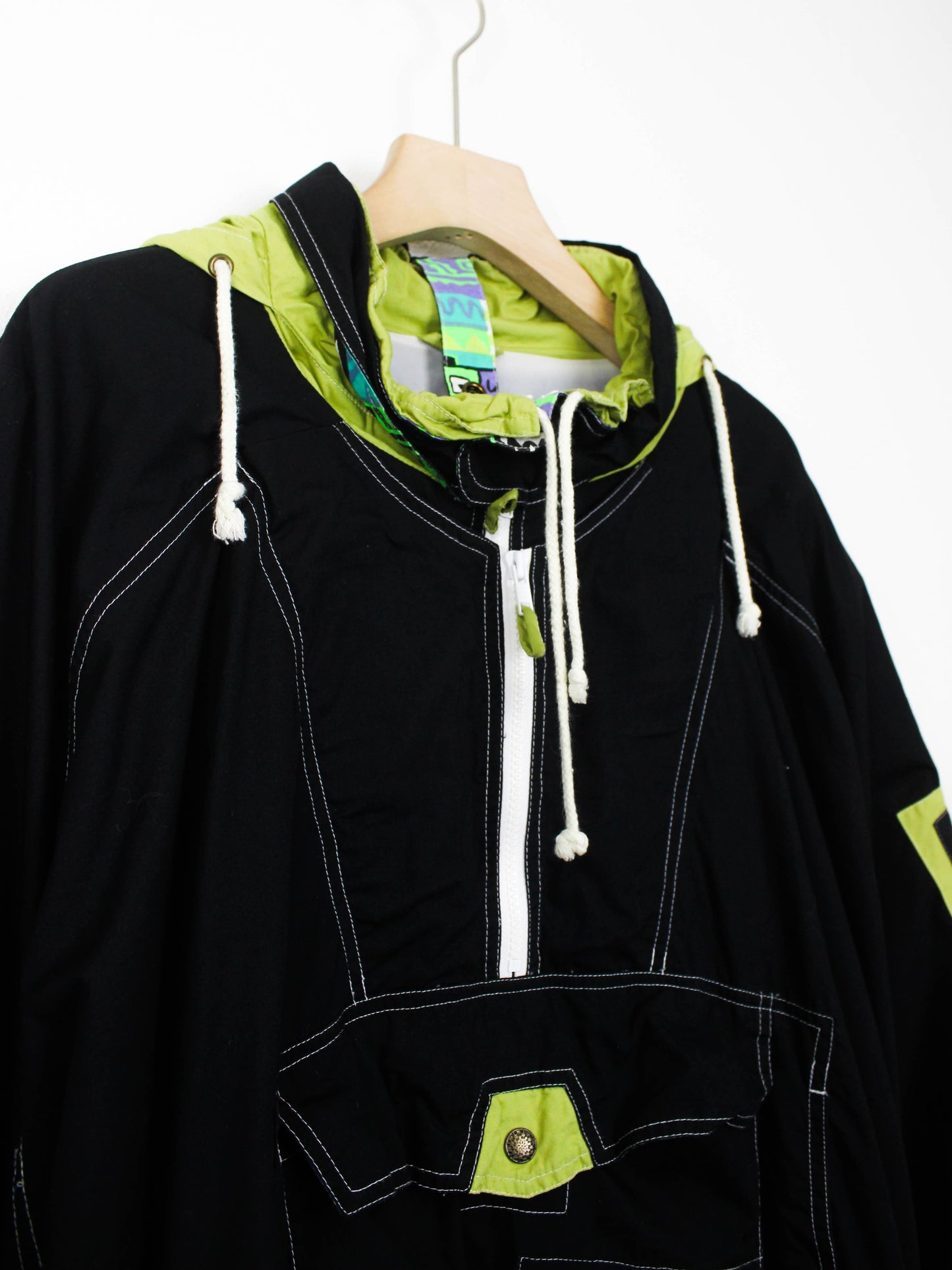 Анорак з 90-х з неоновими вставками