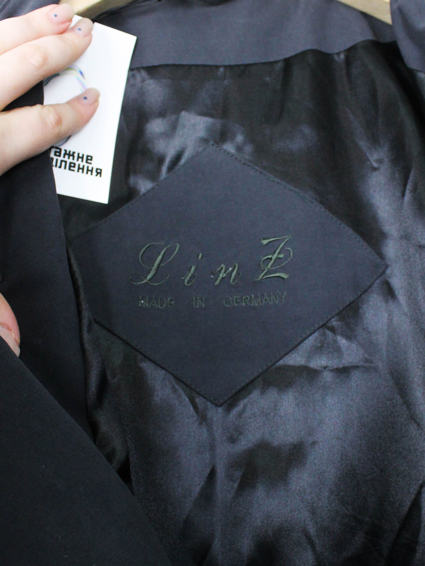 Вінтажний чорний німецький тренч з поясом і погонами