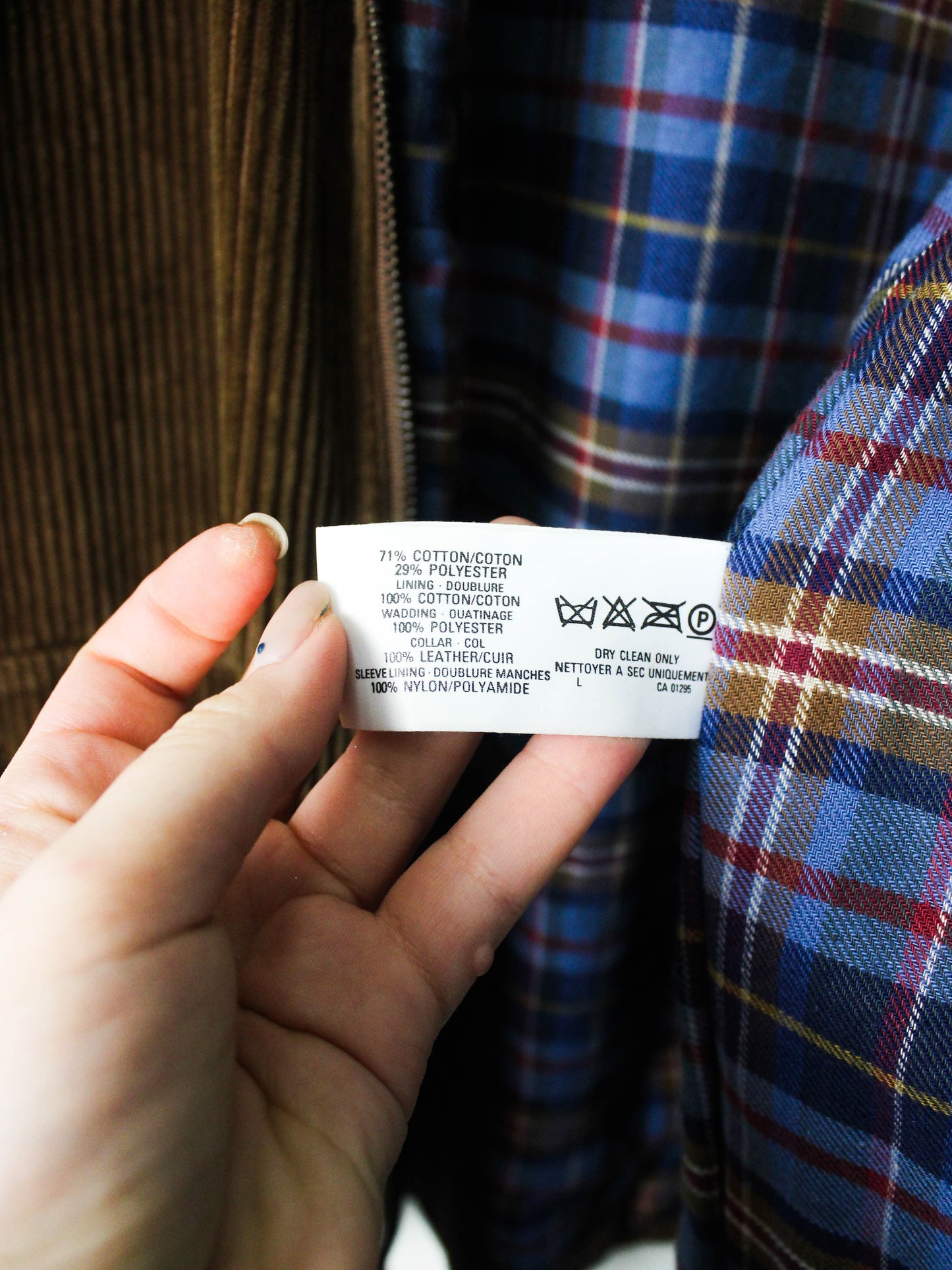 Коричнева вельветова куртка з вовняною підкладкою