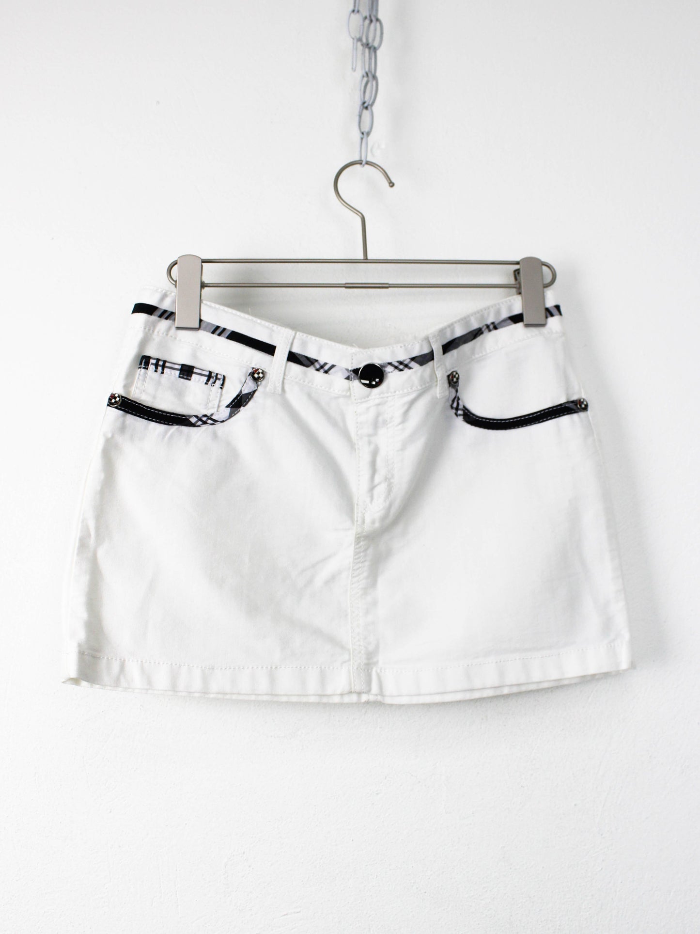 Біла мініспідниця Burberry