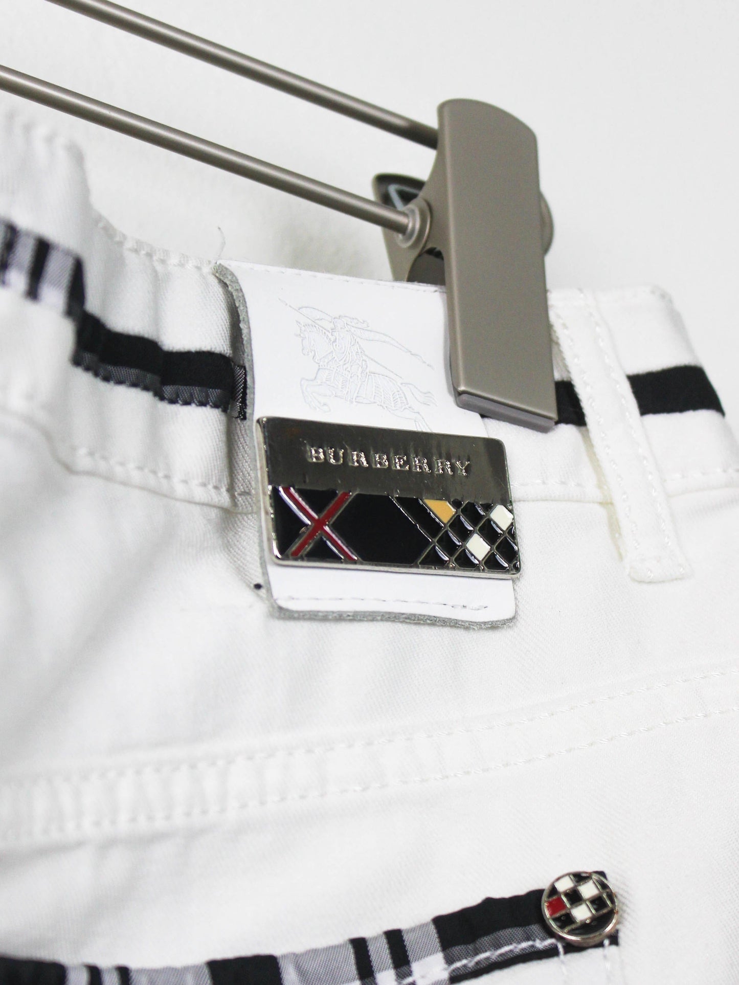 Біла мініспідниця Burberry