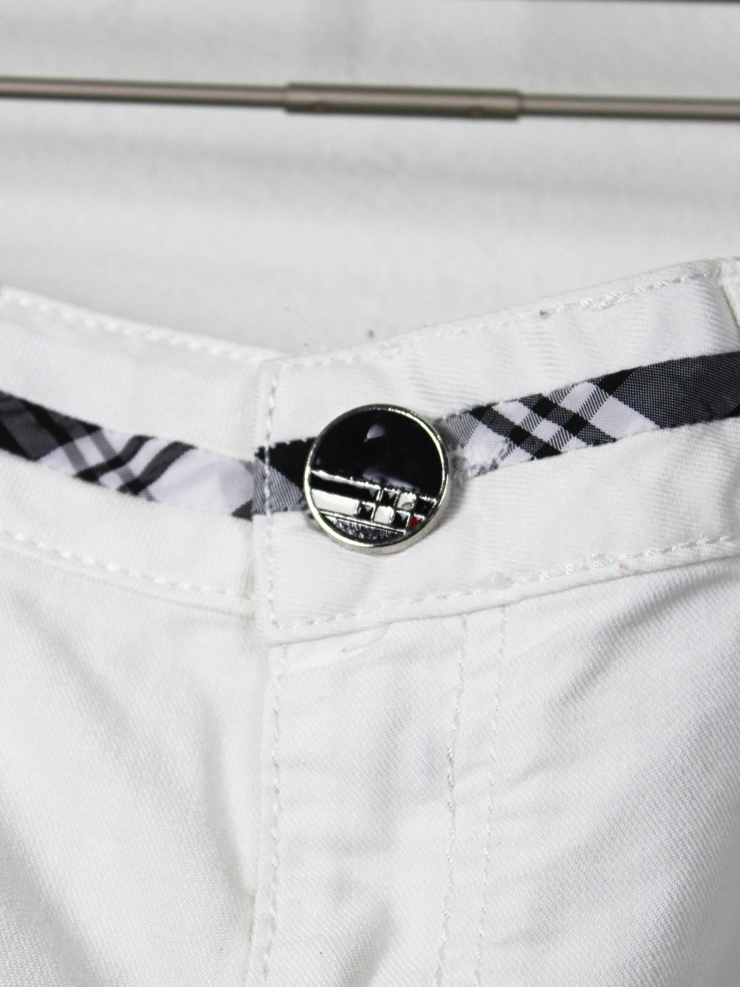 Біла мініспідниця Burberry