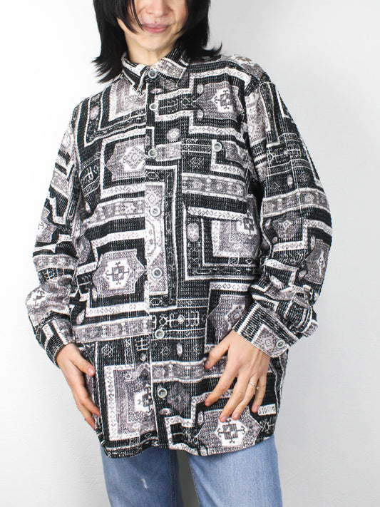 Вінтажна сорочка із абстрактним візерунком