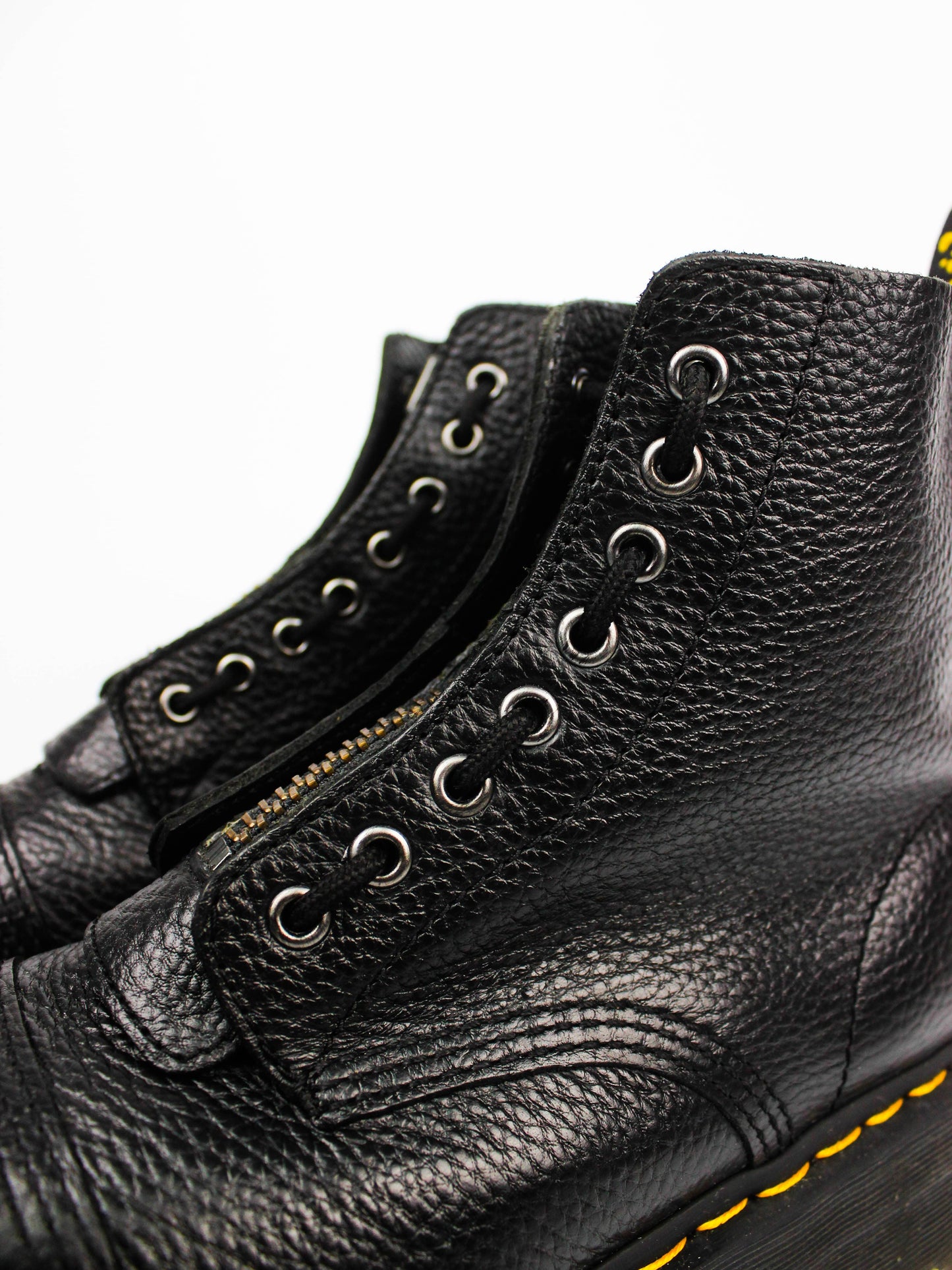 Dr. Martens Sinclair Nappa