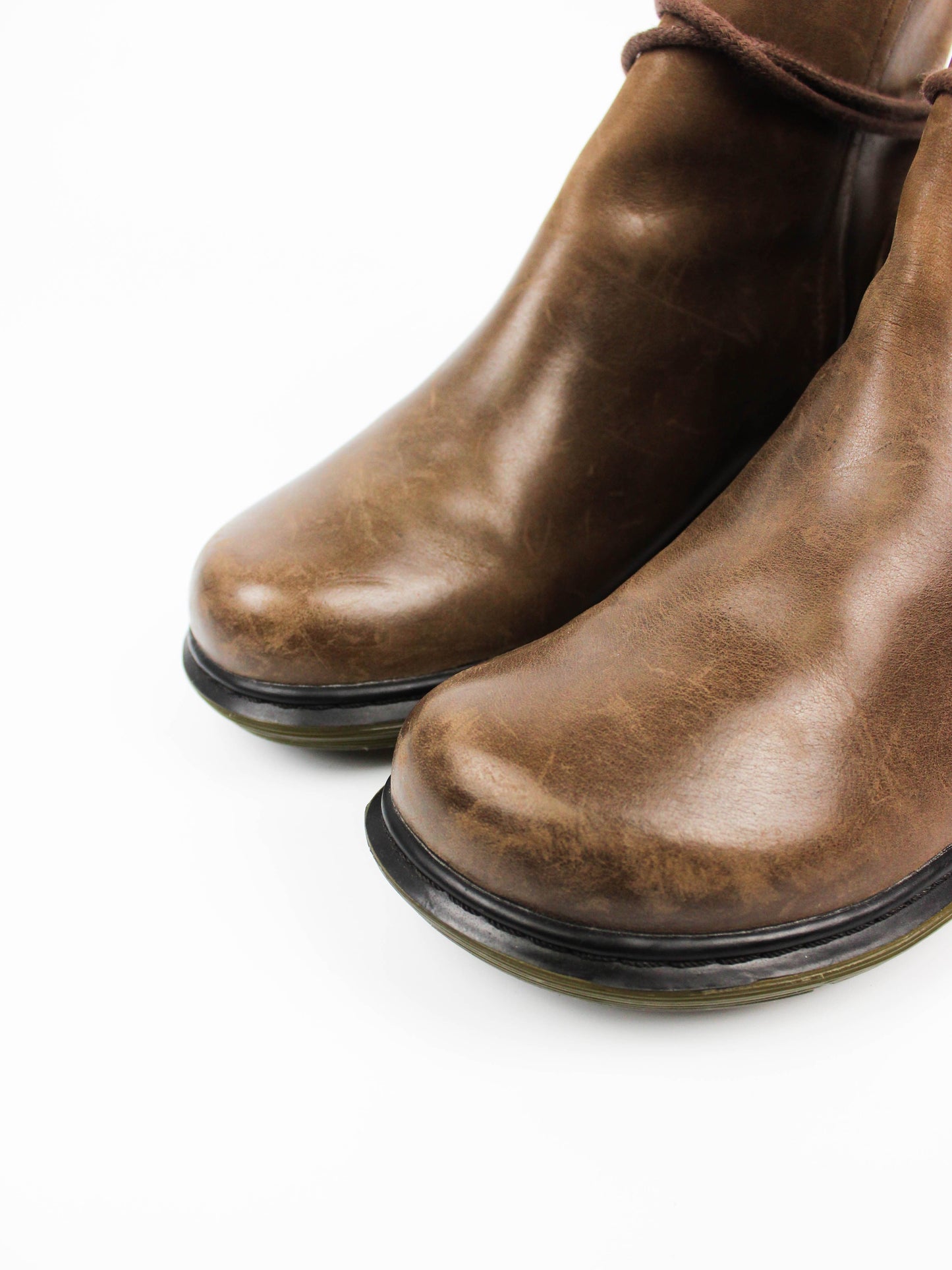 Dr. Martens Shelby Hi Tie Boot