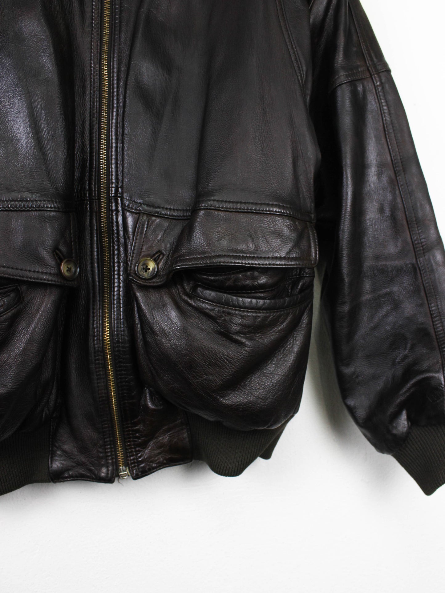 Кориневий шкіряний бомбер Leonardo