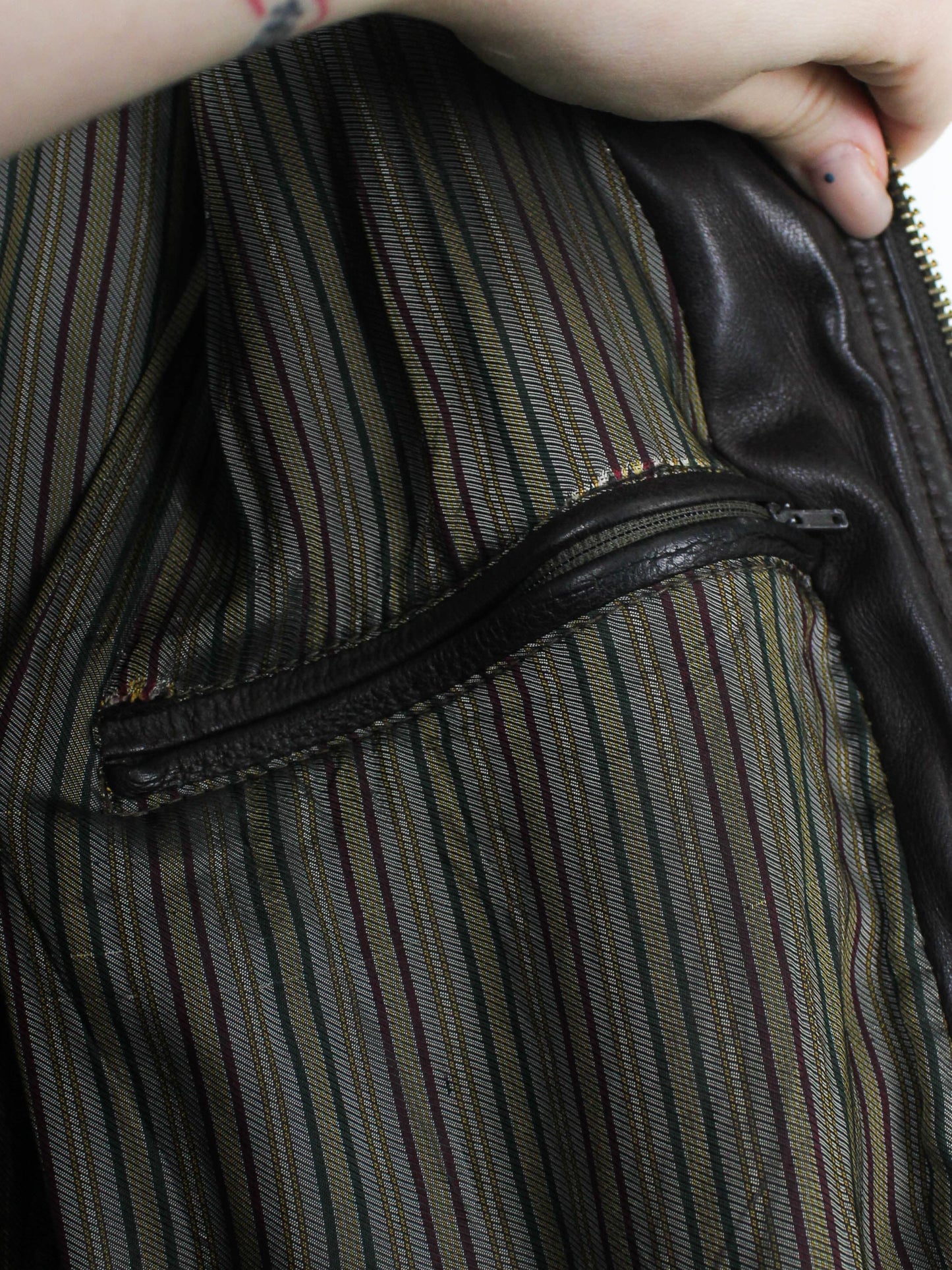 Кориневий шкіряний бомбер Leonardo