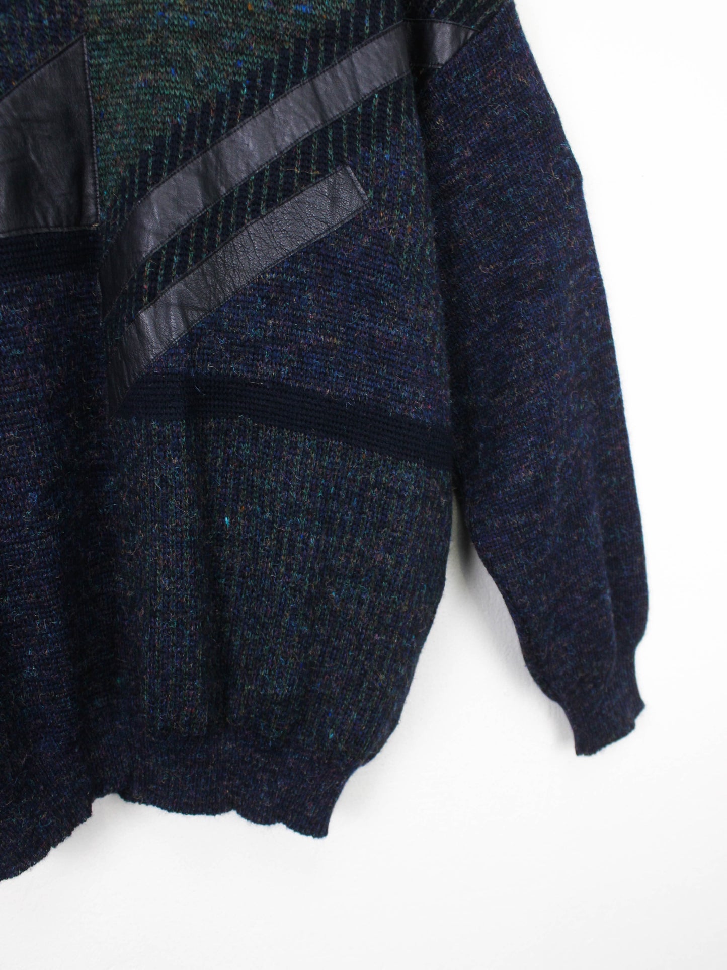 Светр із шкіряними вставками Perquemo Fashion