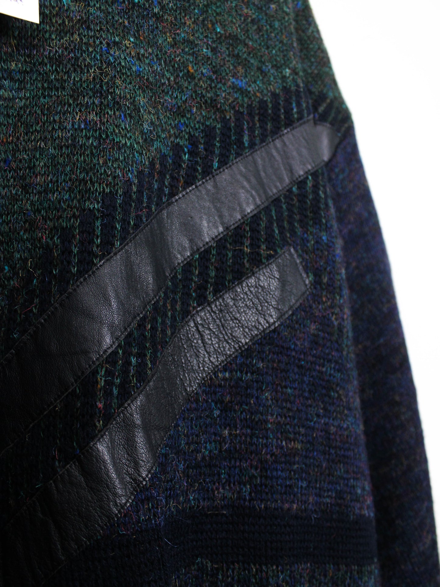 Светр із шкіряними вставками Perquemo Fashion