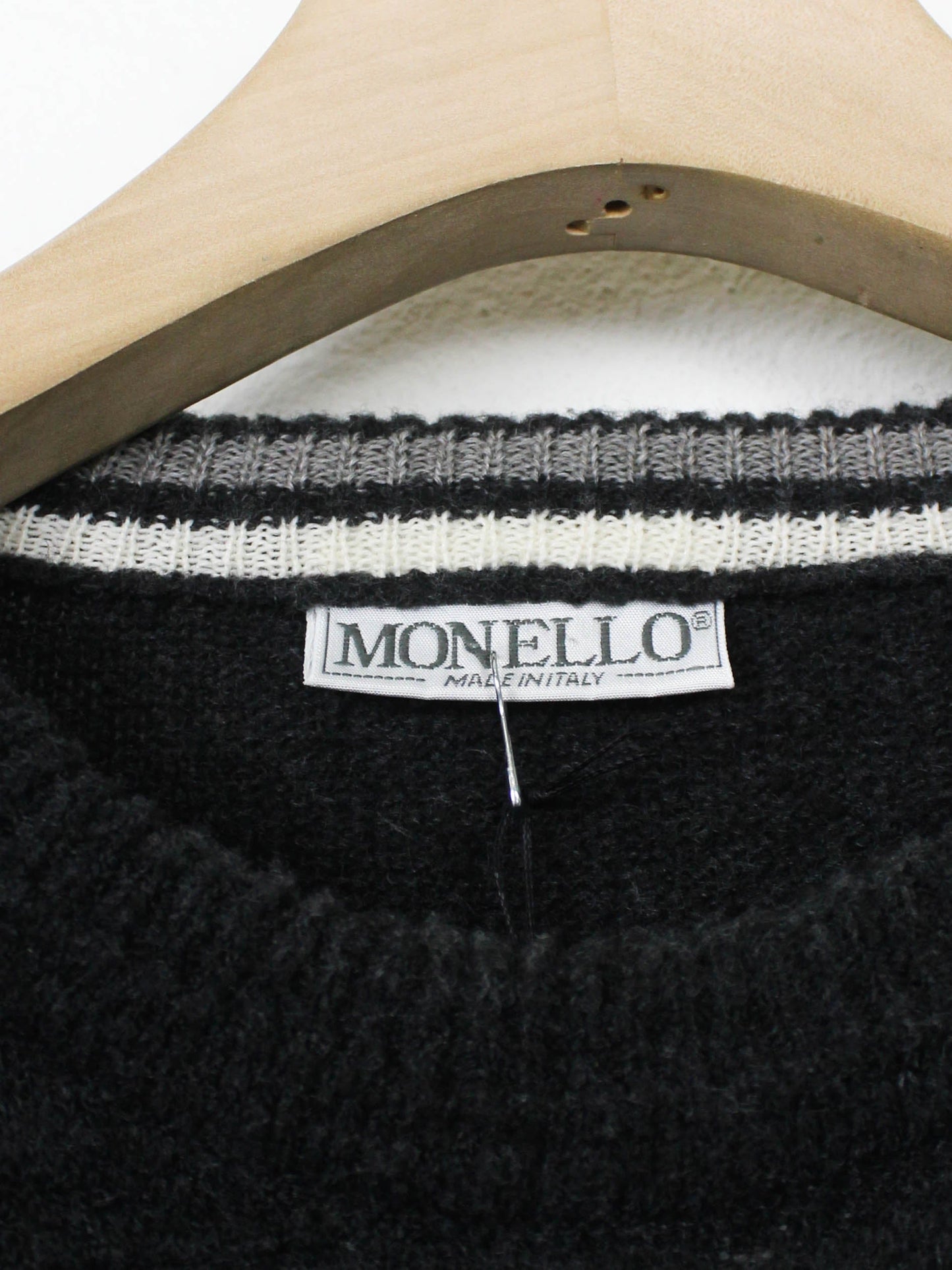 Сірий светрик "Обрис" Monello