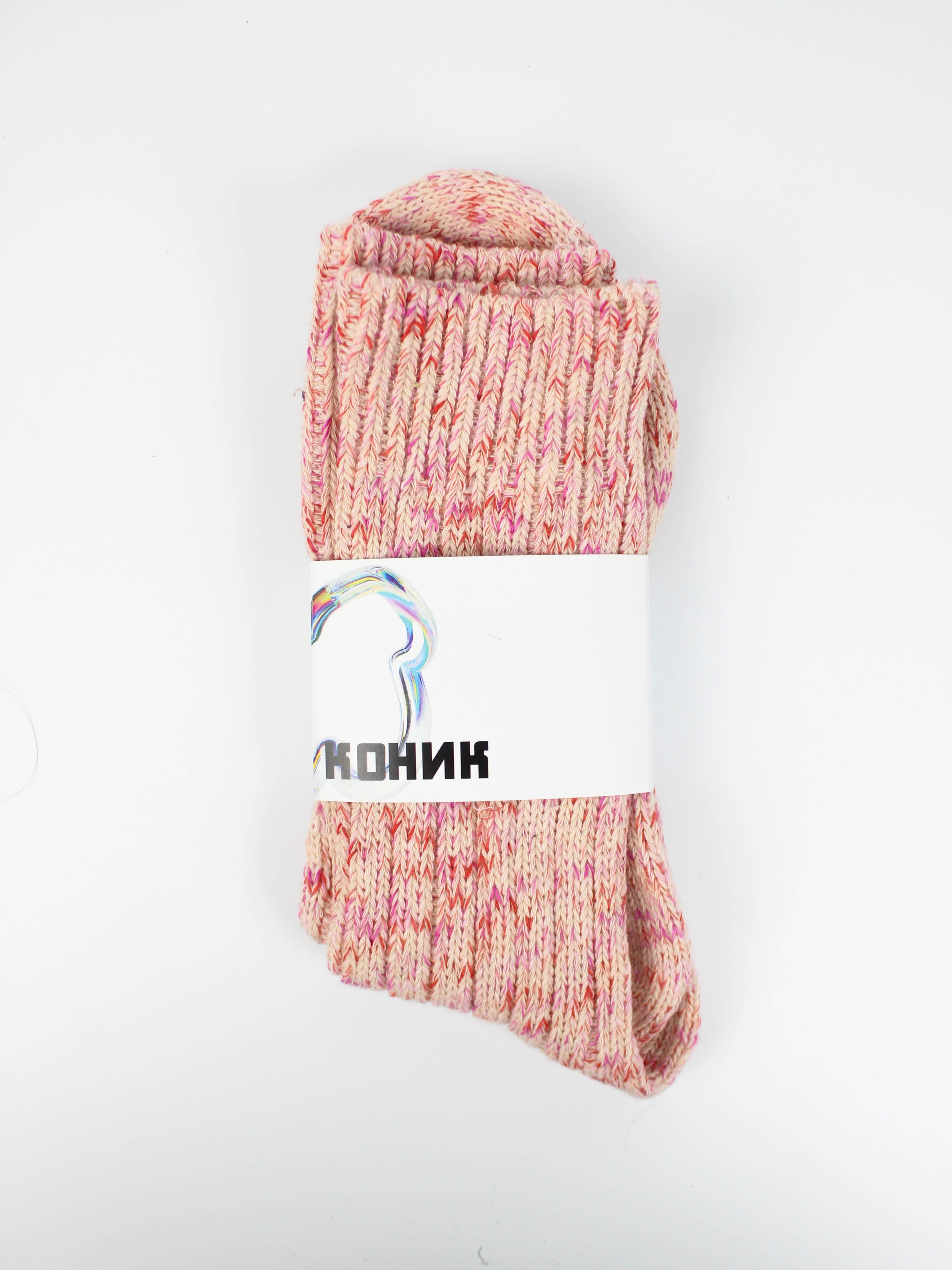 В'язані шкарпетки пастельних кольорів