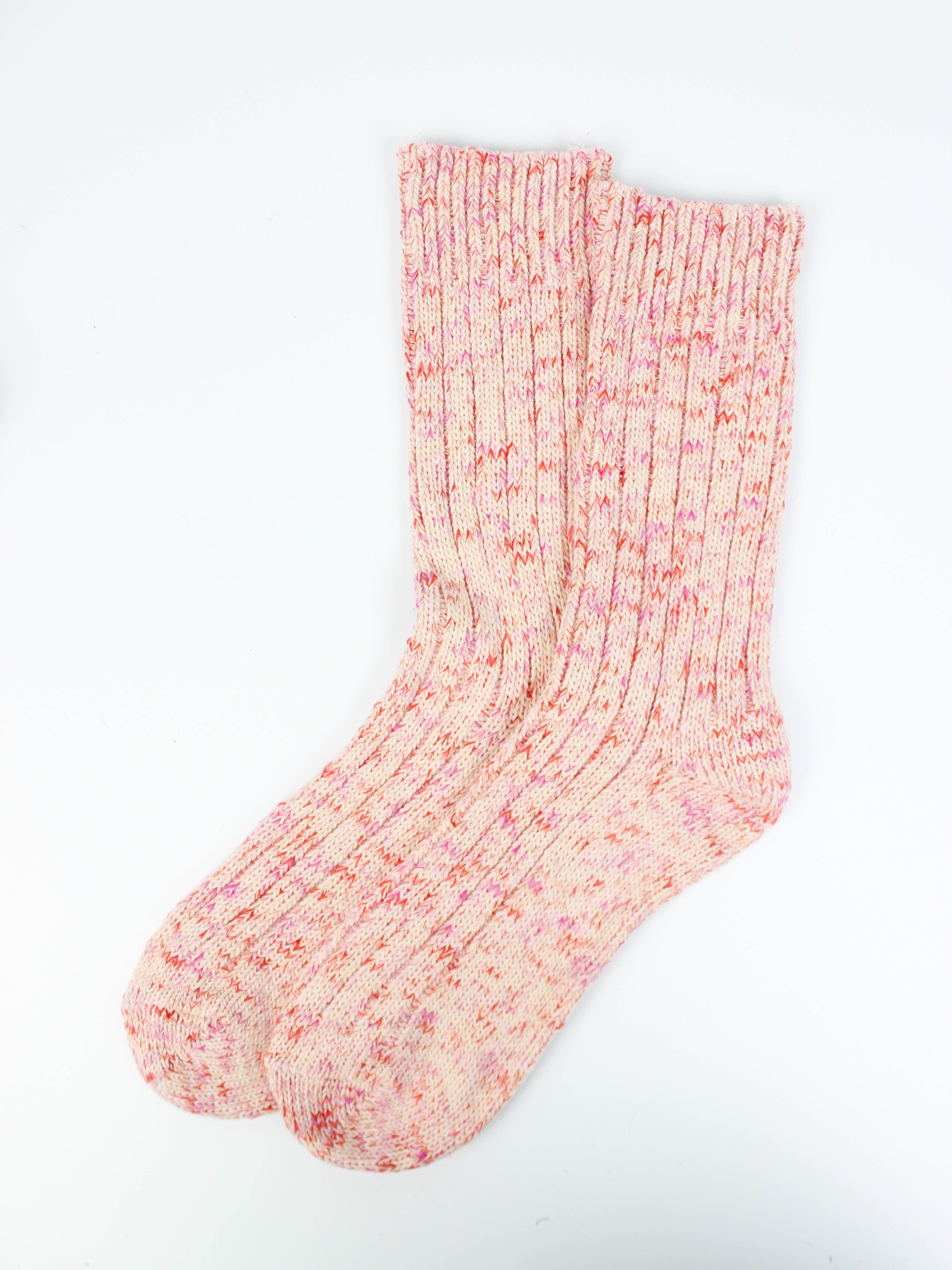 В'язані шкарпетки пастельних кольорів