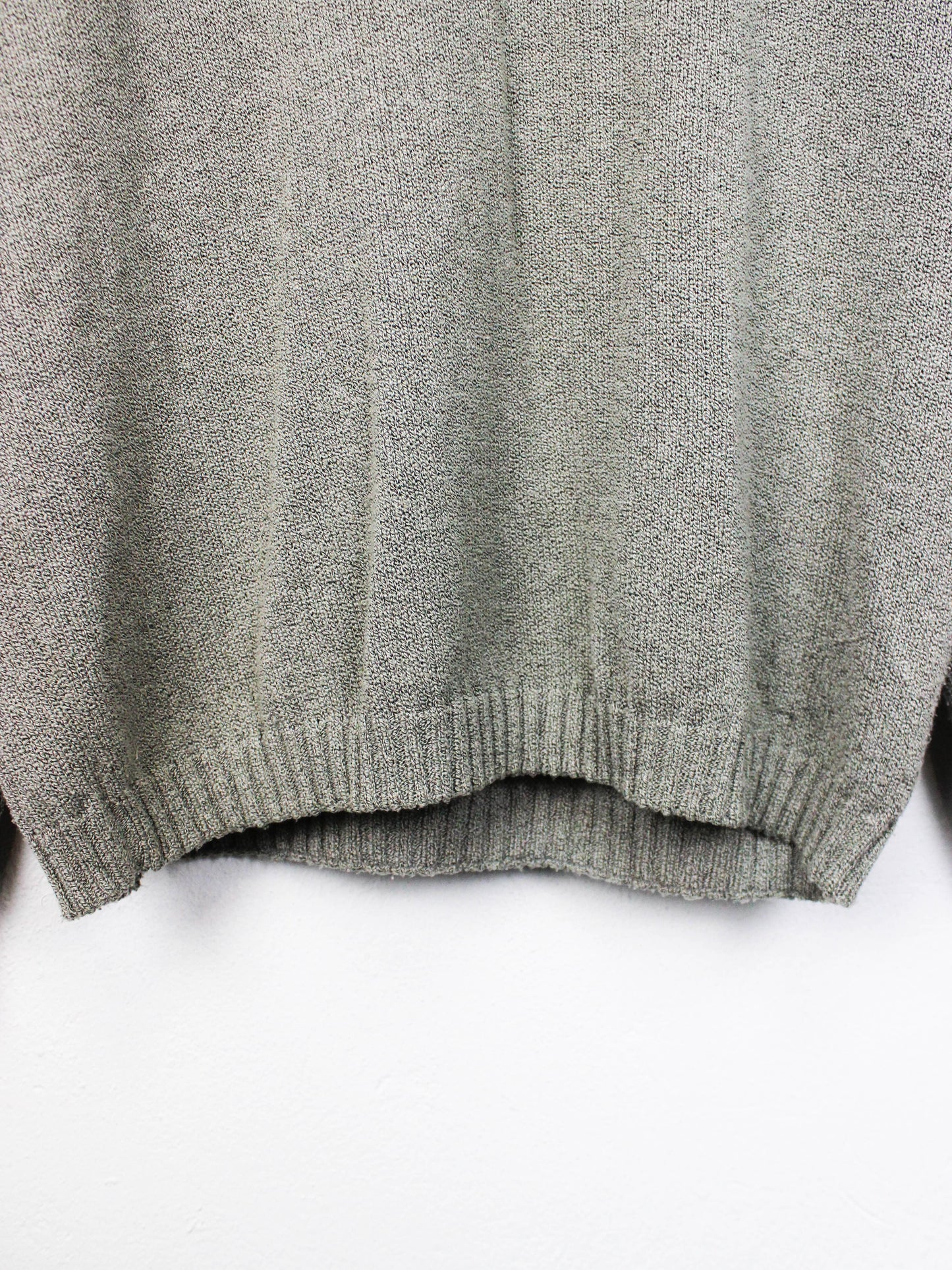 Сіро-зелений светрик Hugo Boss