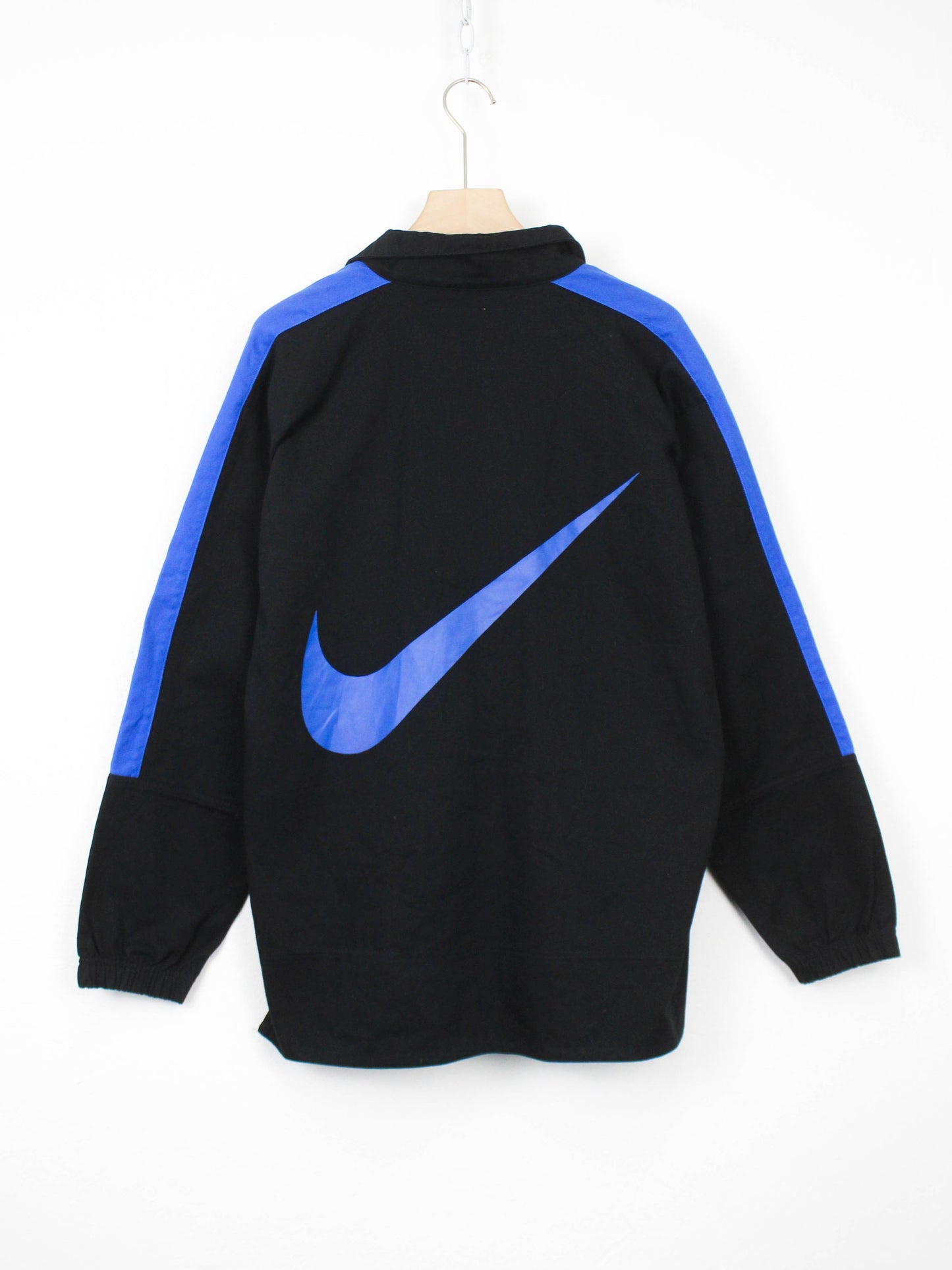 Вінтажна кофта Nike чорно-синього кольору