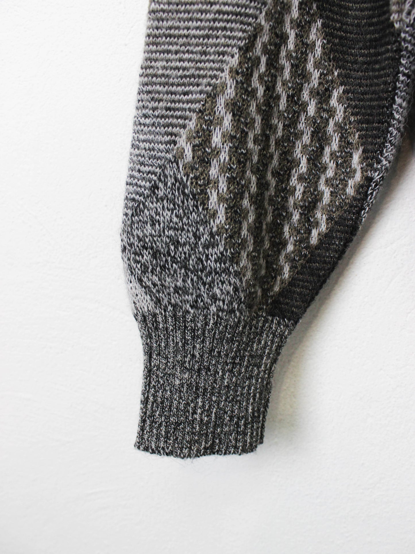 Сірий кардиган Breidhof