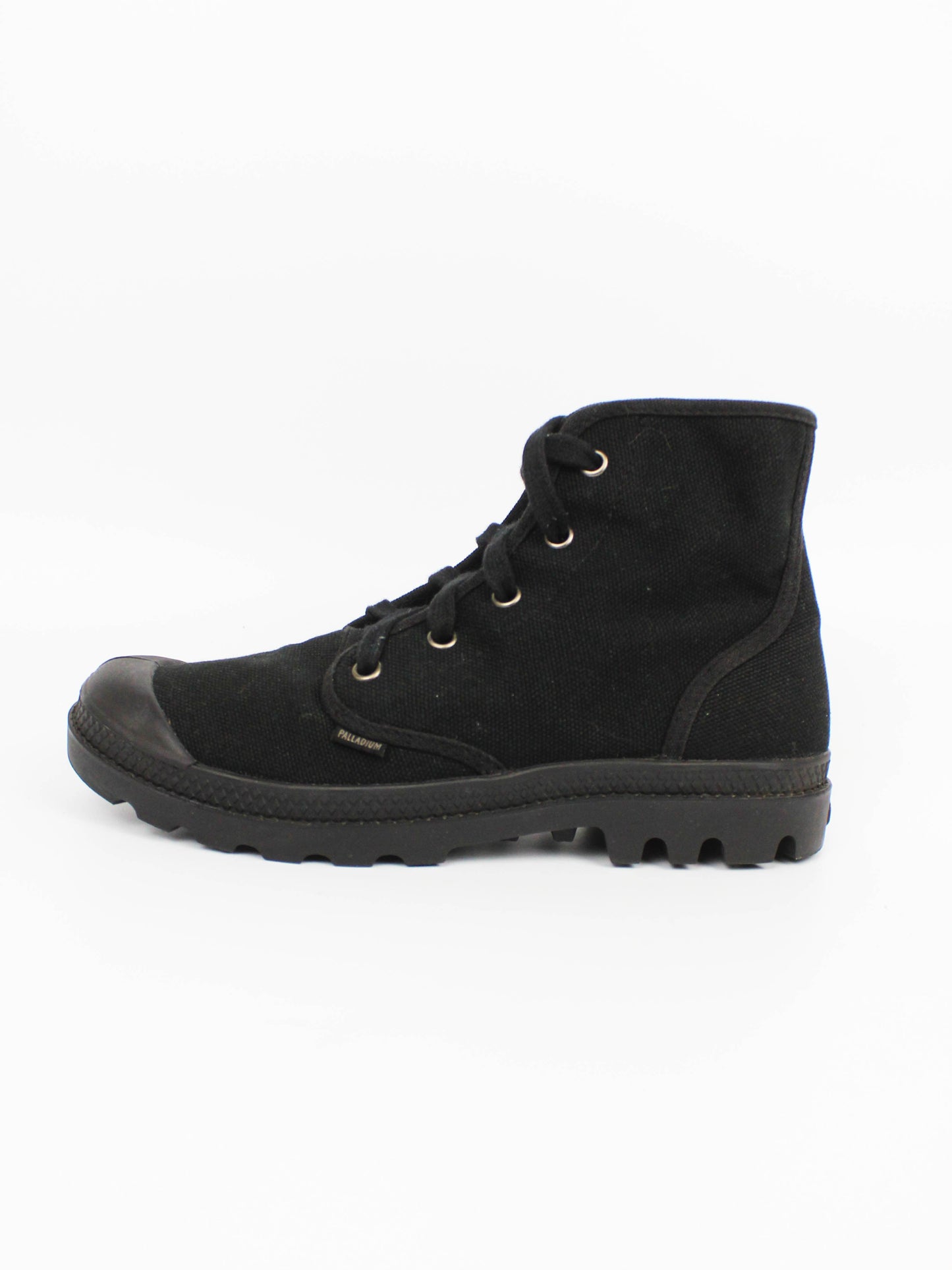 Palladium Pampa Hi Black