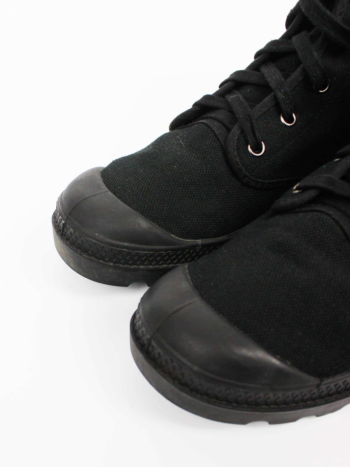 Palladium Pampa Hi Black