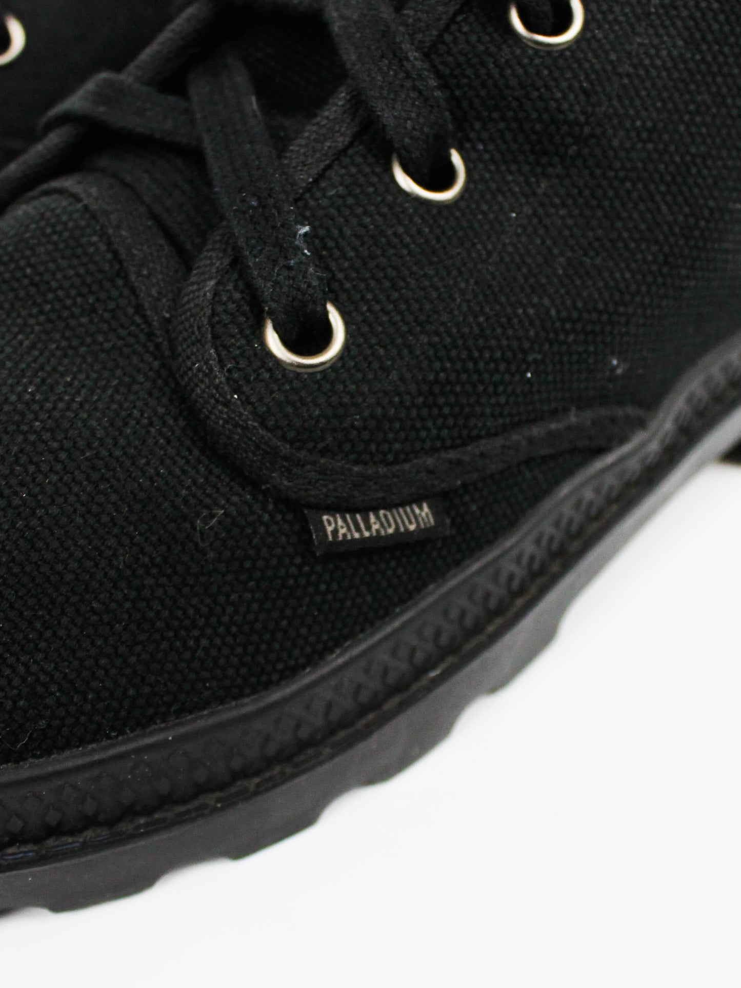 Palladium Pampa Hi Black