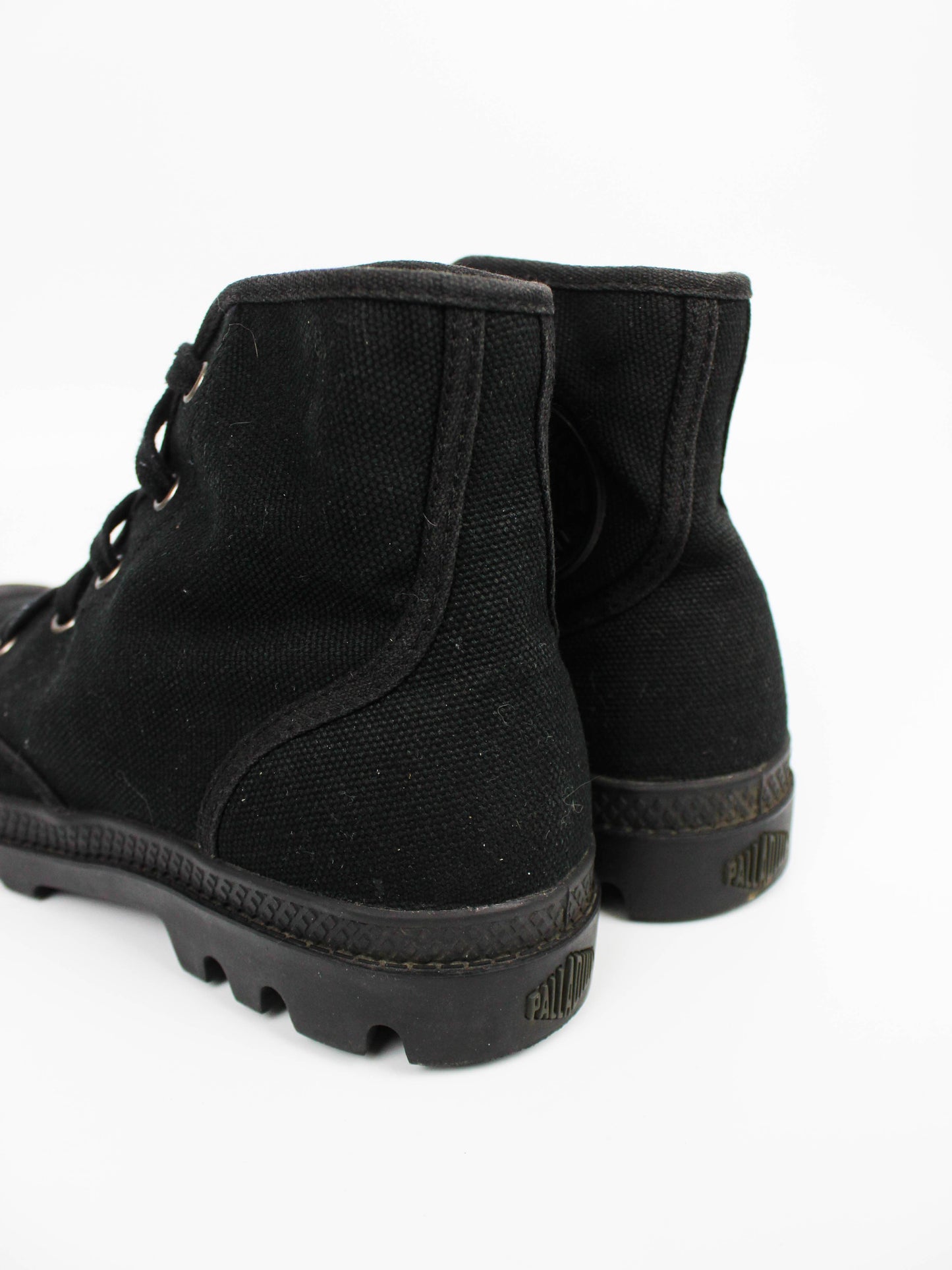 Palladium Pampa Hi Black