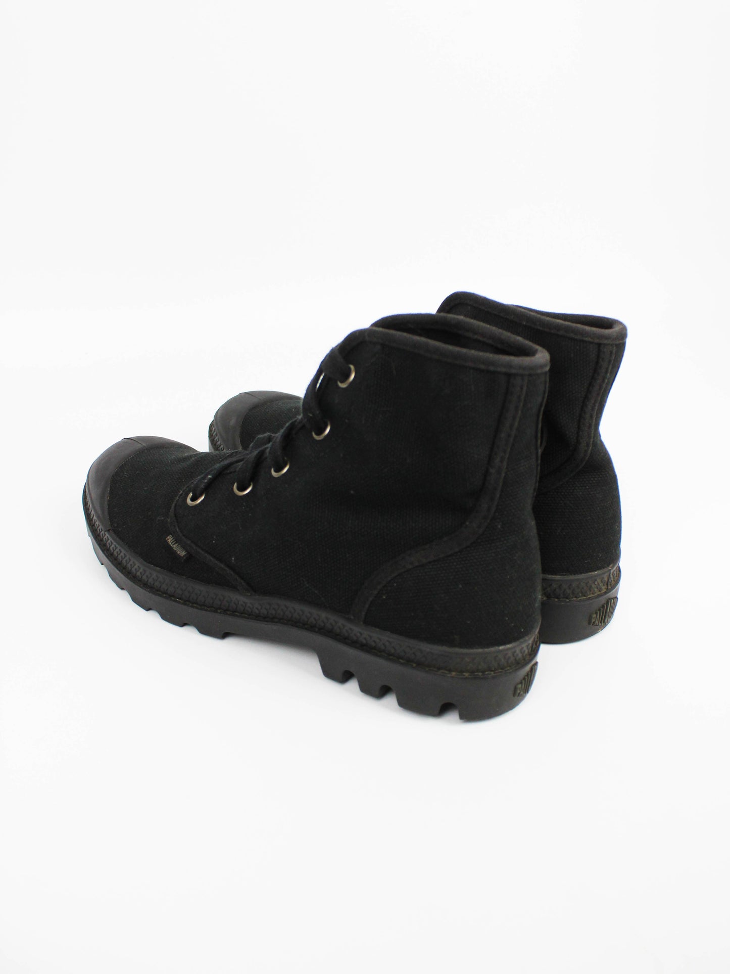 Palladium Pampa Hi Black