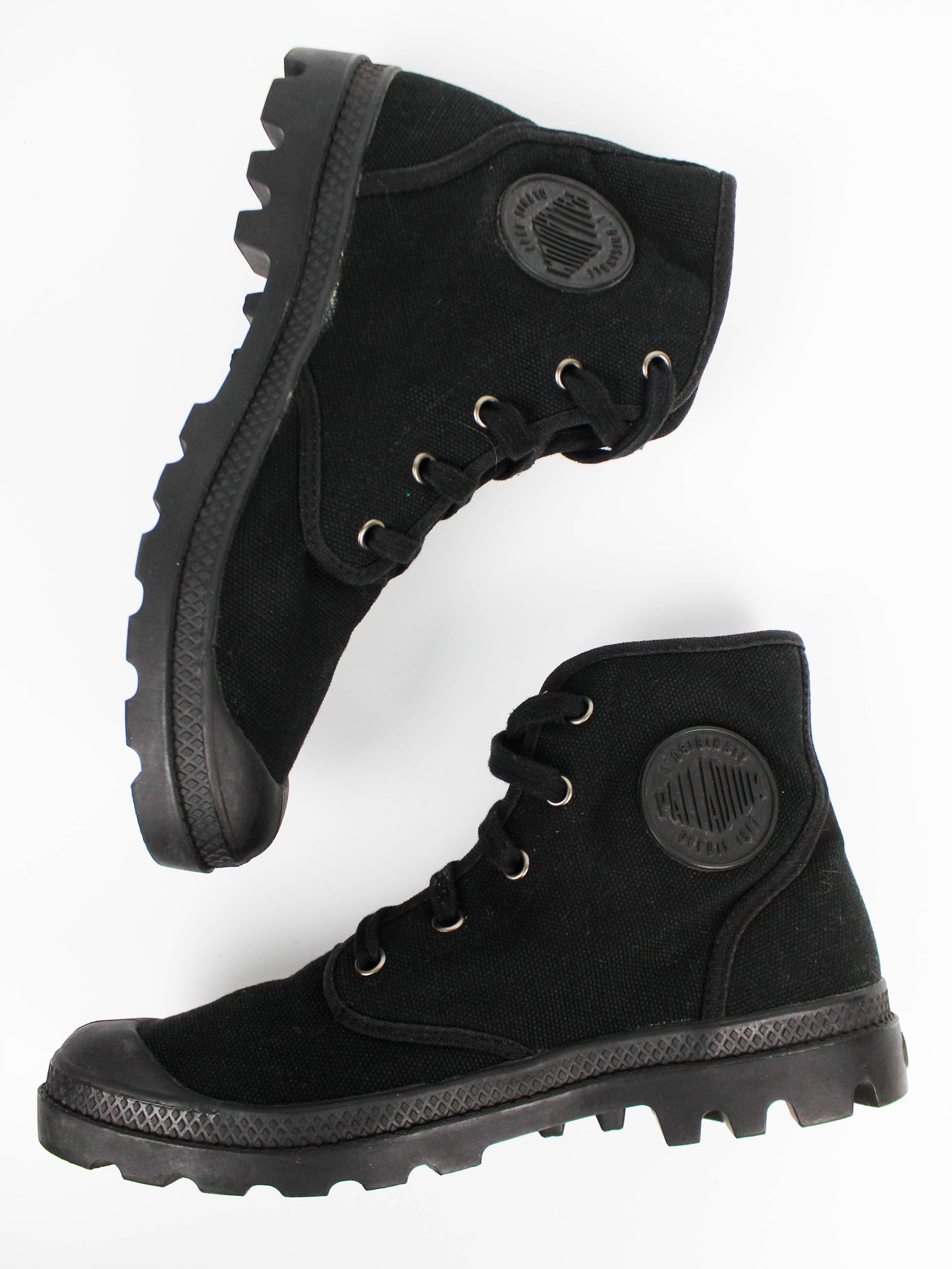 Palladium Pampa Hi Black