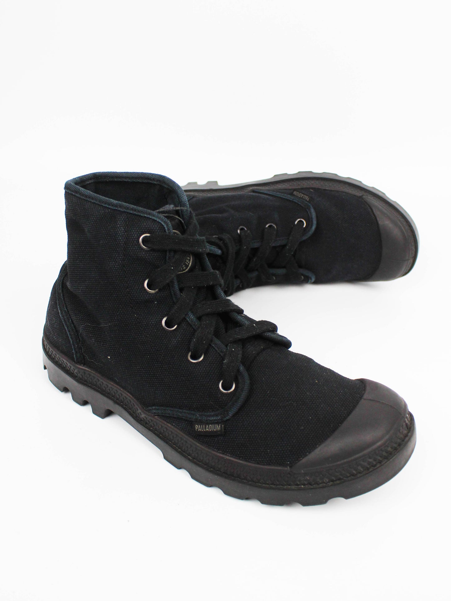 Palladium Pampa Hi Black