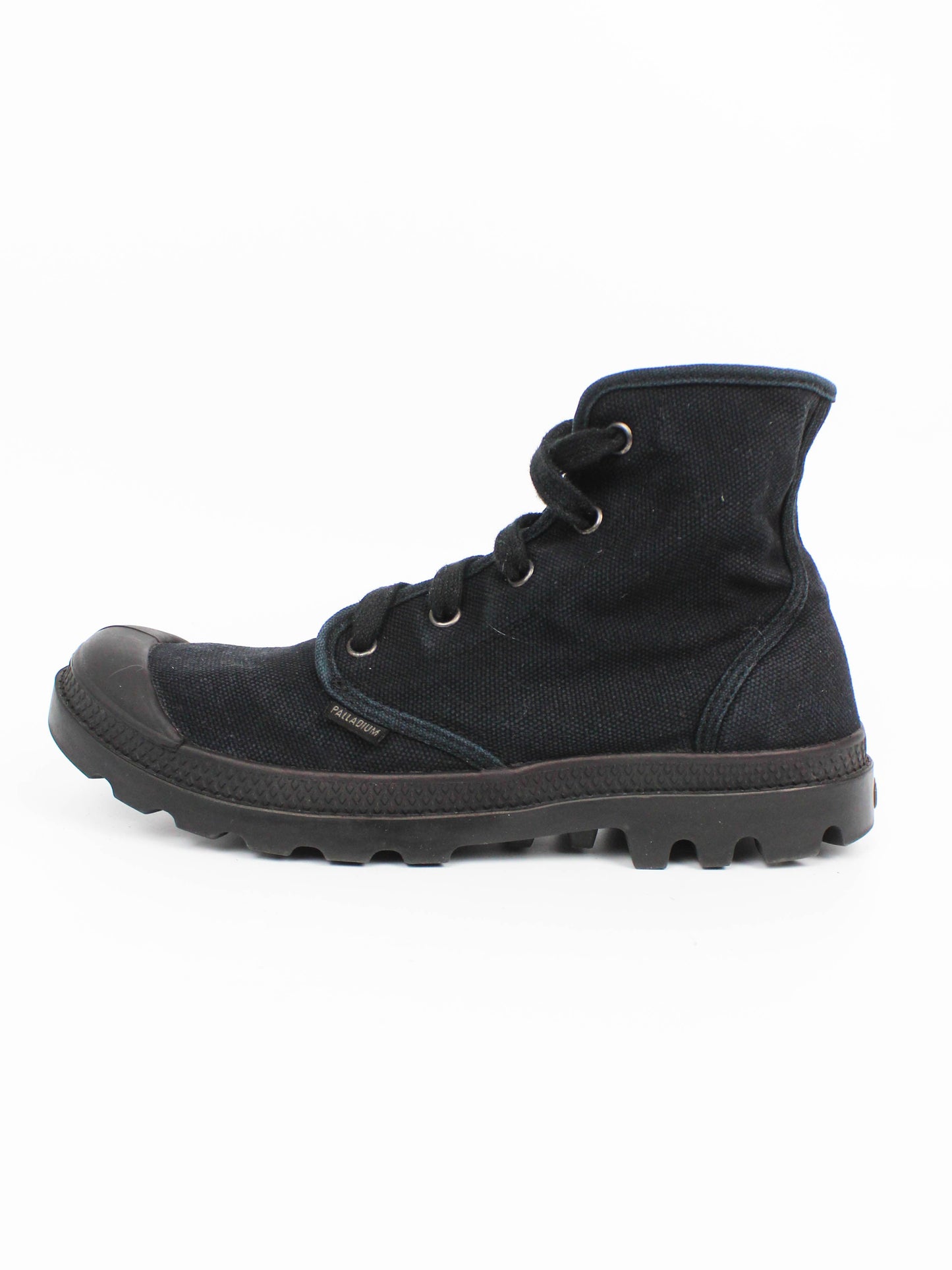 Palladium Pampa Hi Black