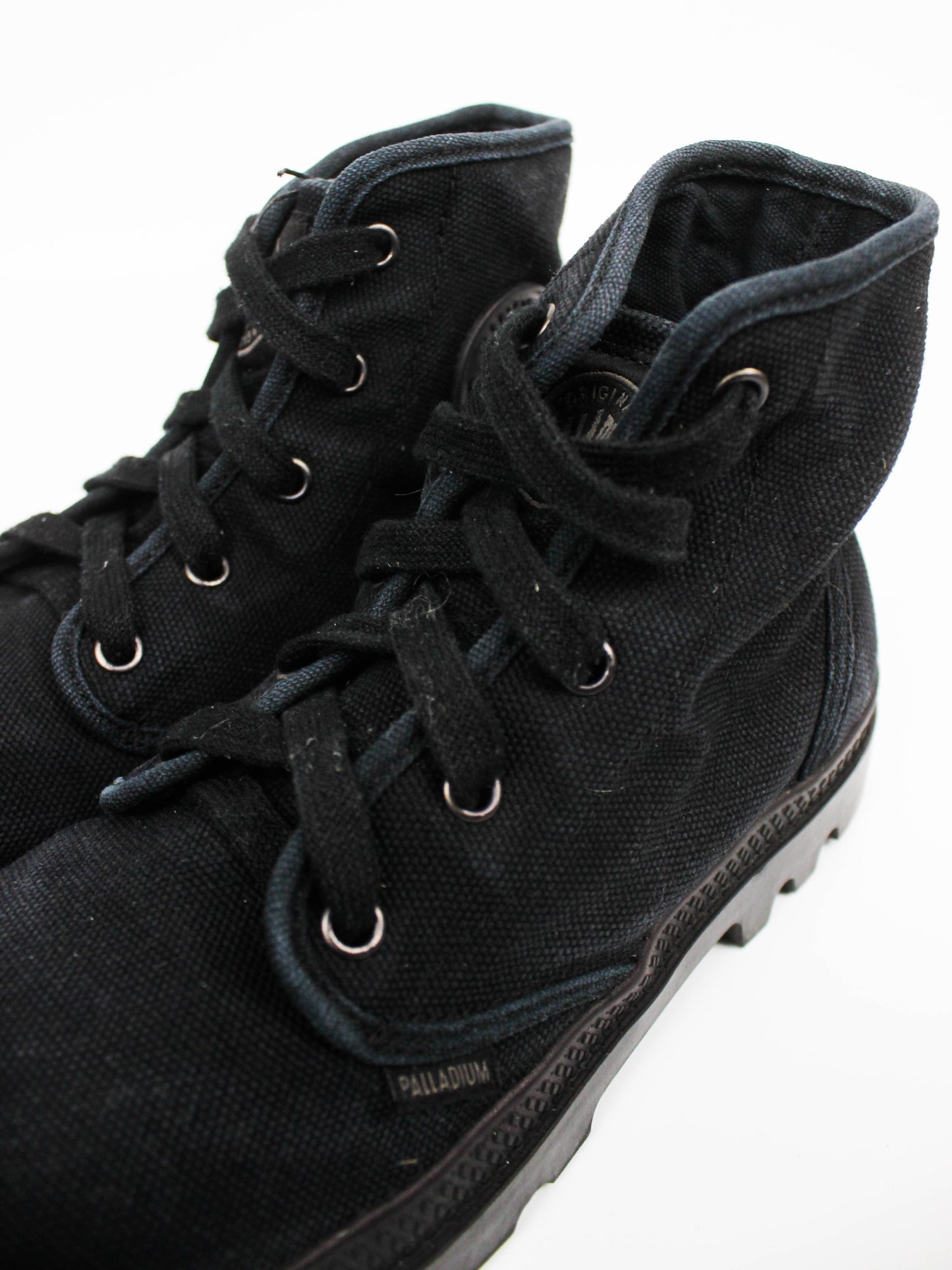 Palladium Pampa Hi Black
