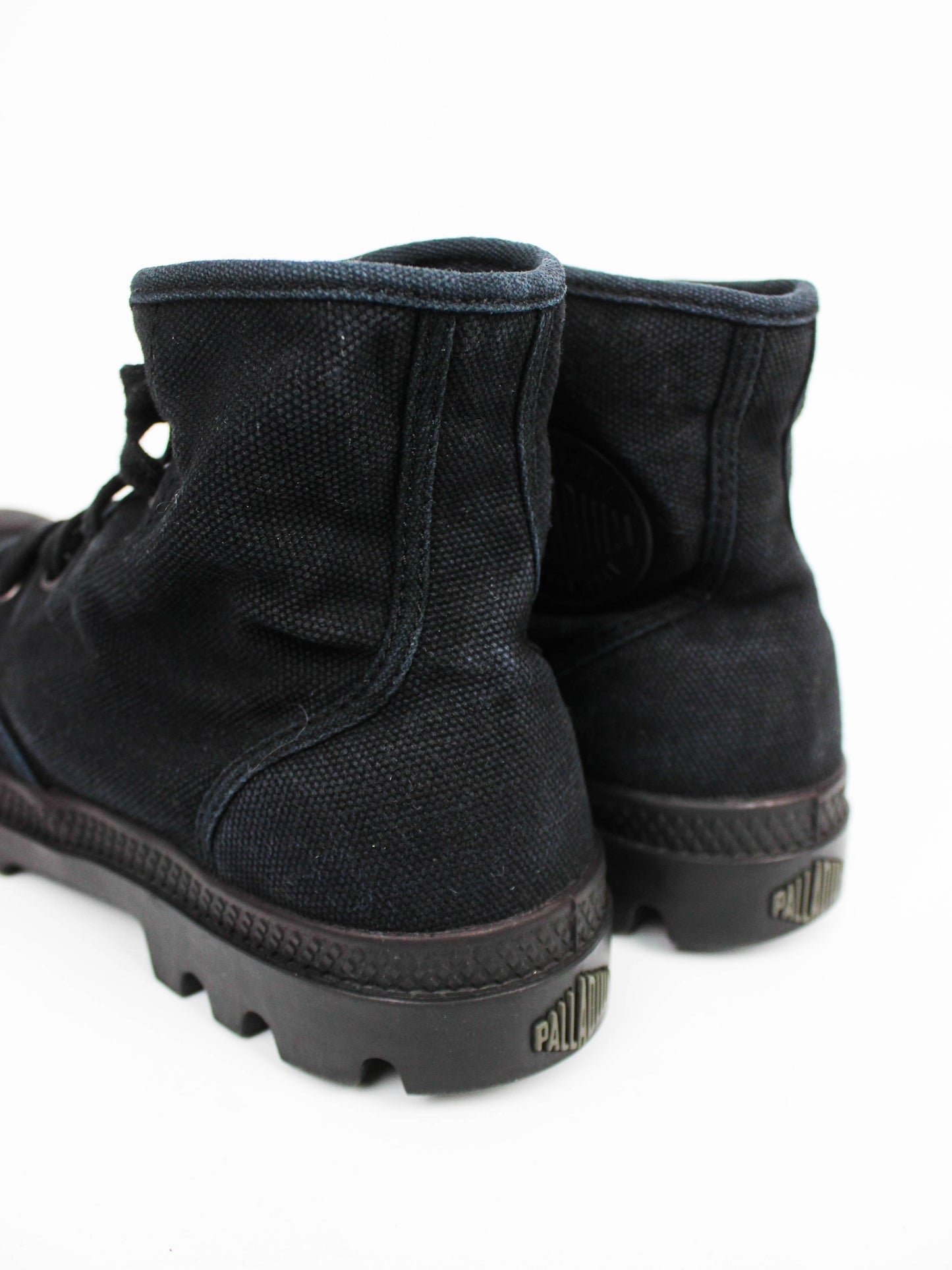 Palladium Pampa Hi Black